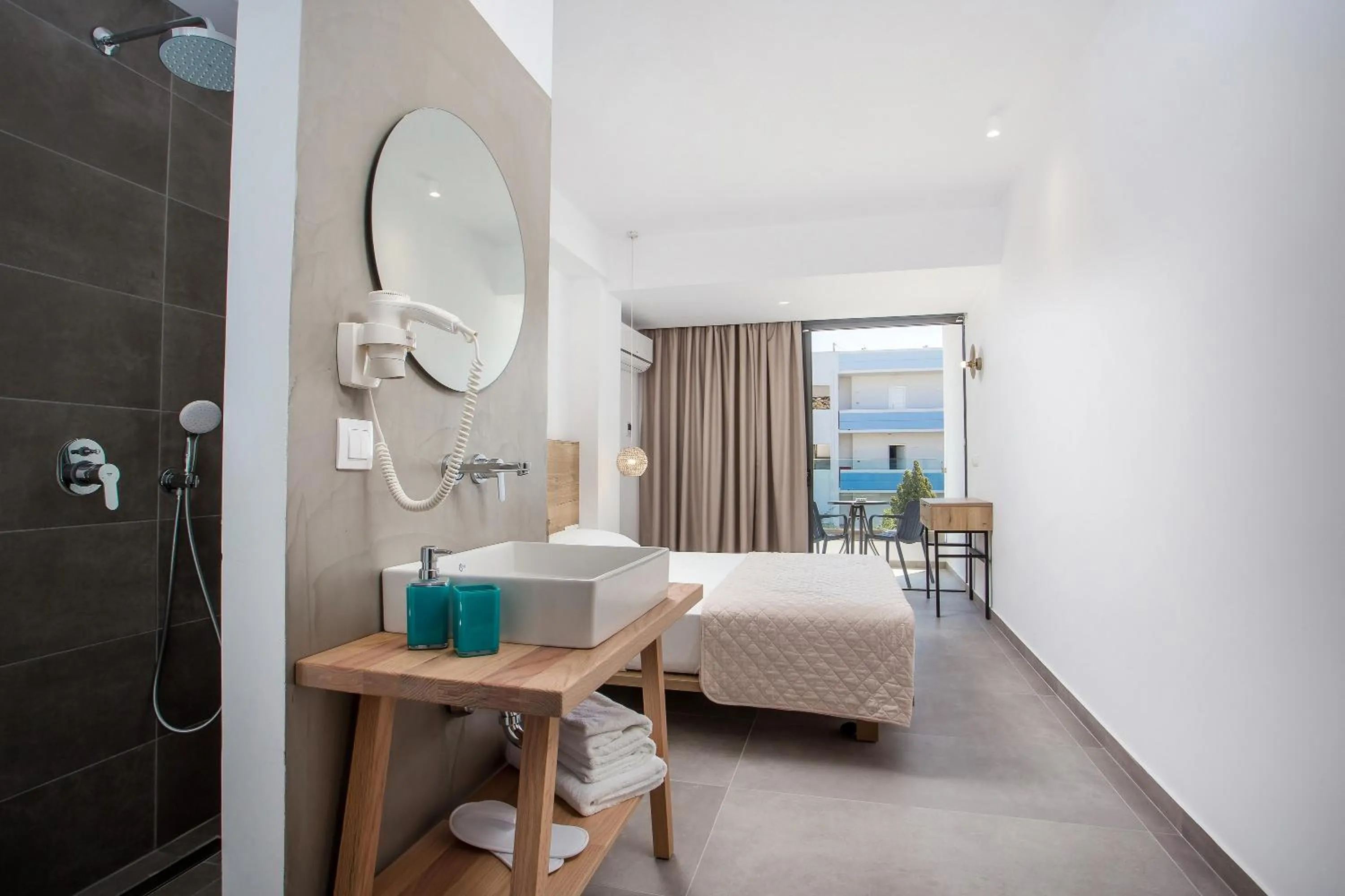 Balcony/Terrace, Bed in Moscha Hotel