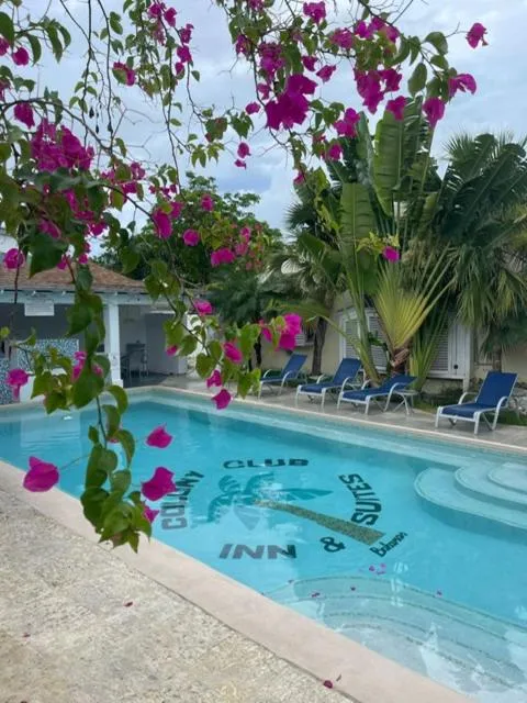 Colony Club Inn & Suites