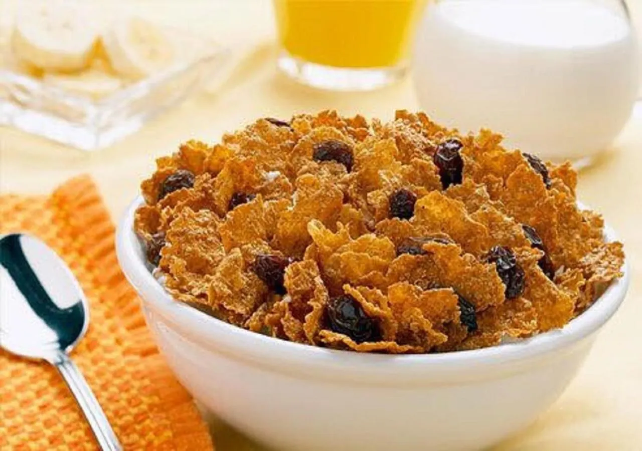 Breakfast in Colony Club Inn & Suites