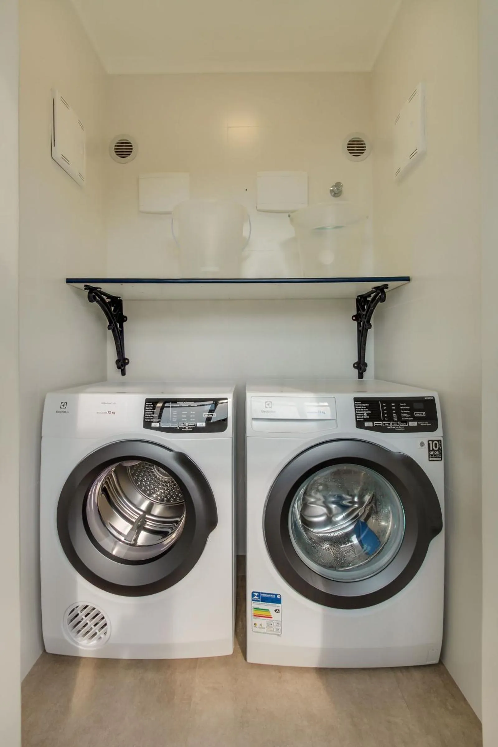 washing machine in Residencial Casa Flora
