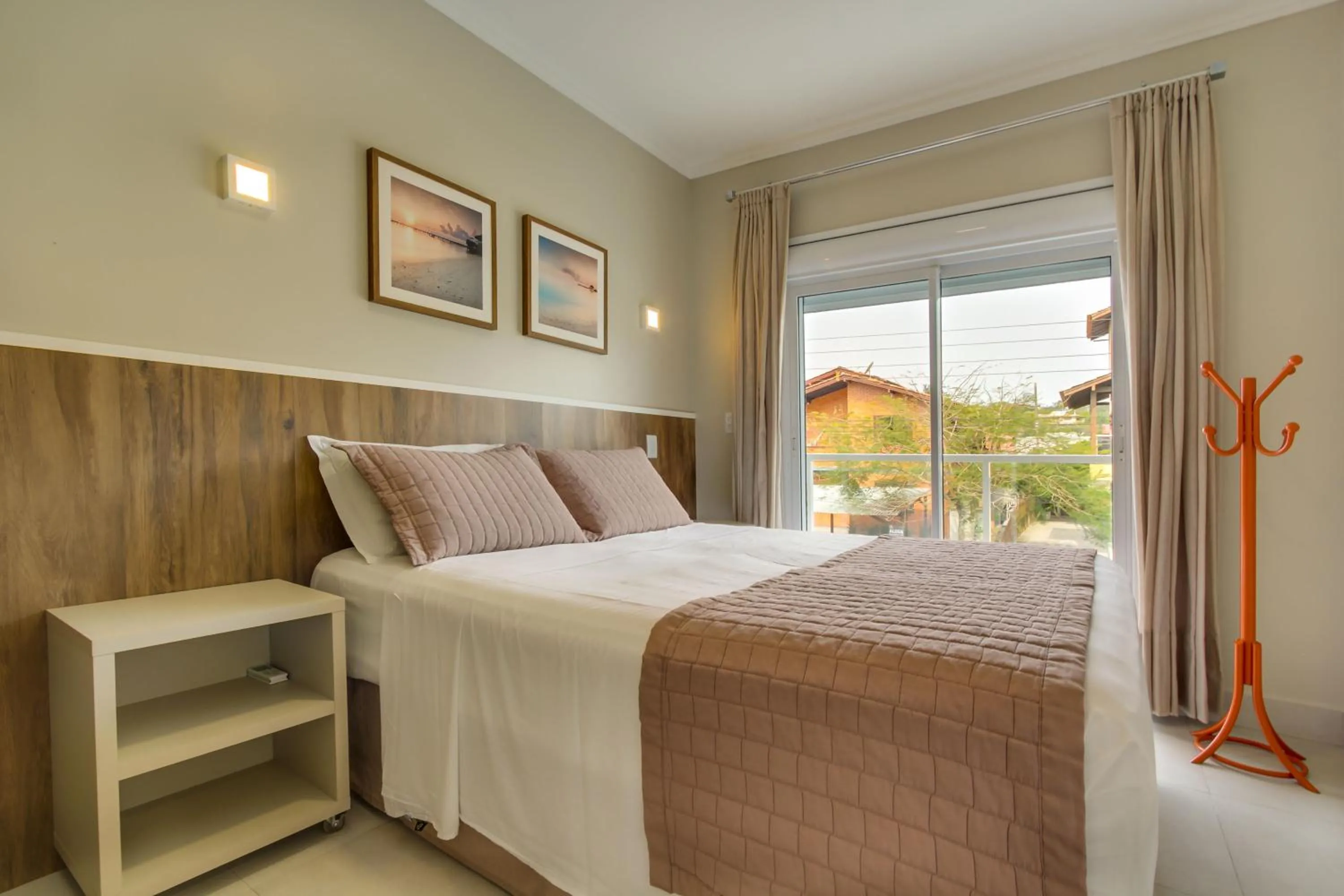 Bedroom, Bed in Residencial Casa Flora