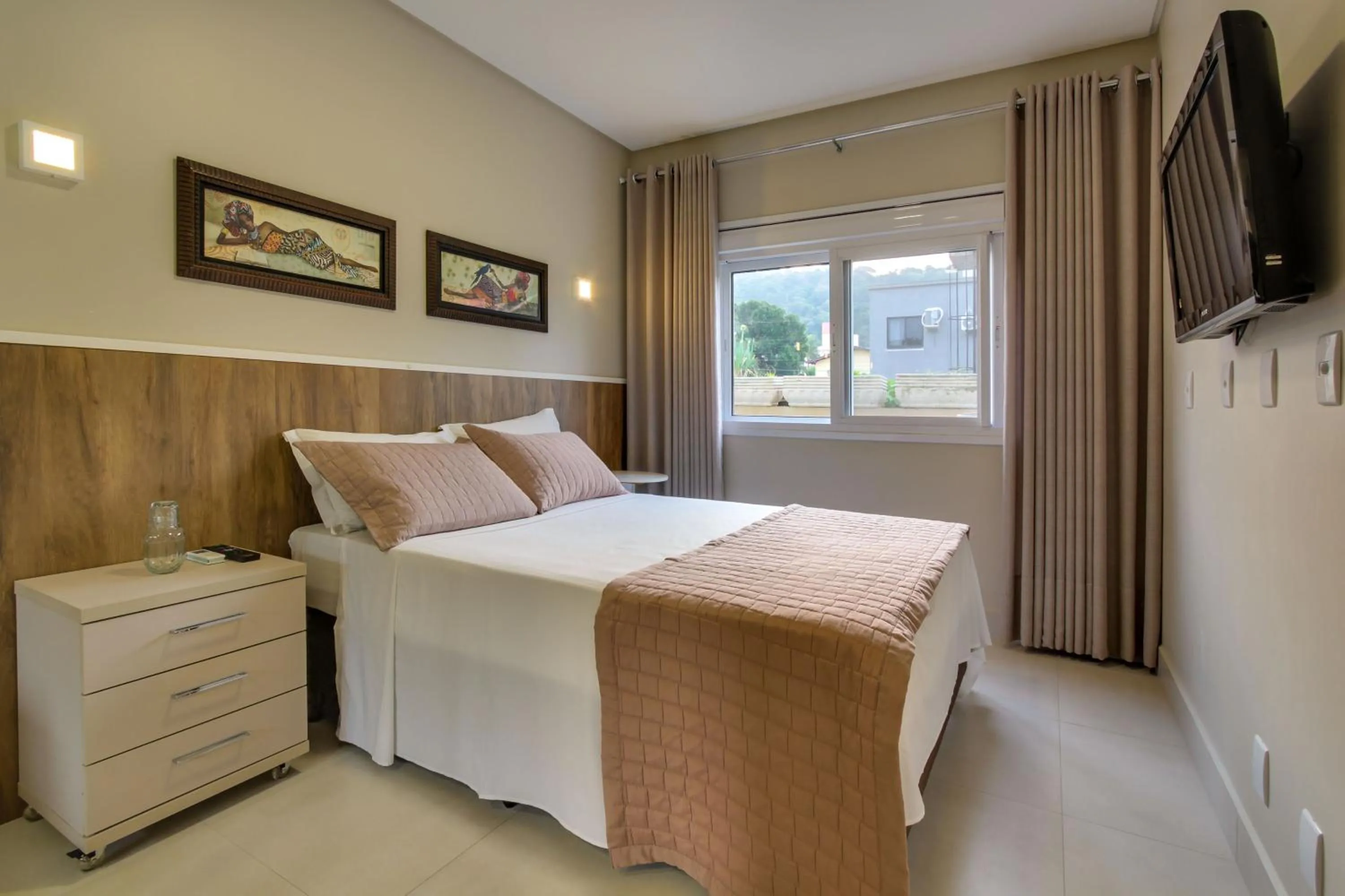 Bedroom, Bed in Residencial Casa Flora