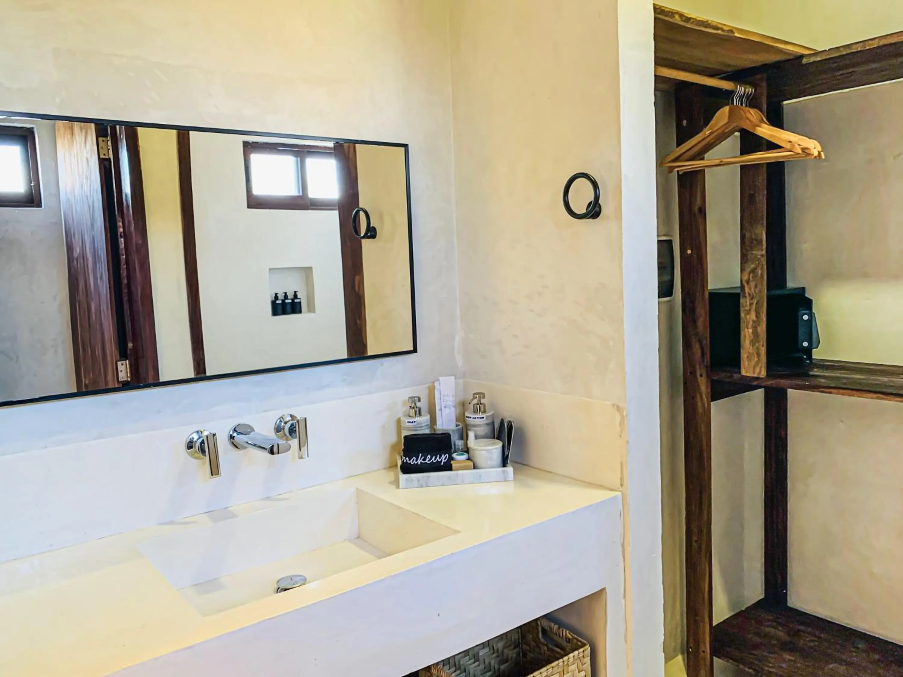 Bathroom in Dune Boutique Hotel located at the party zone