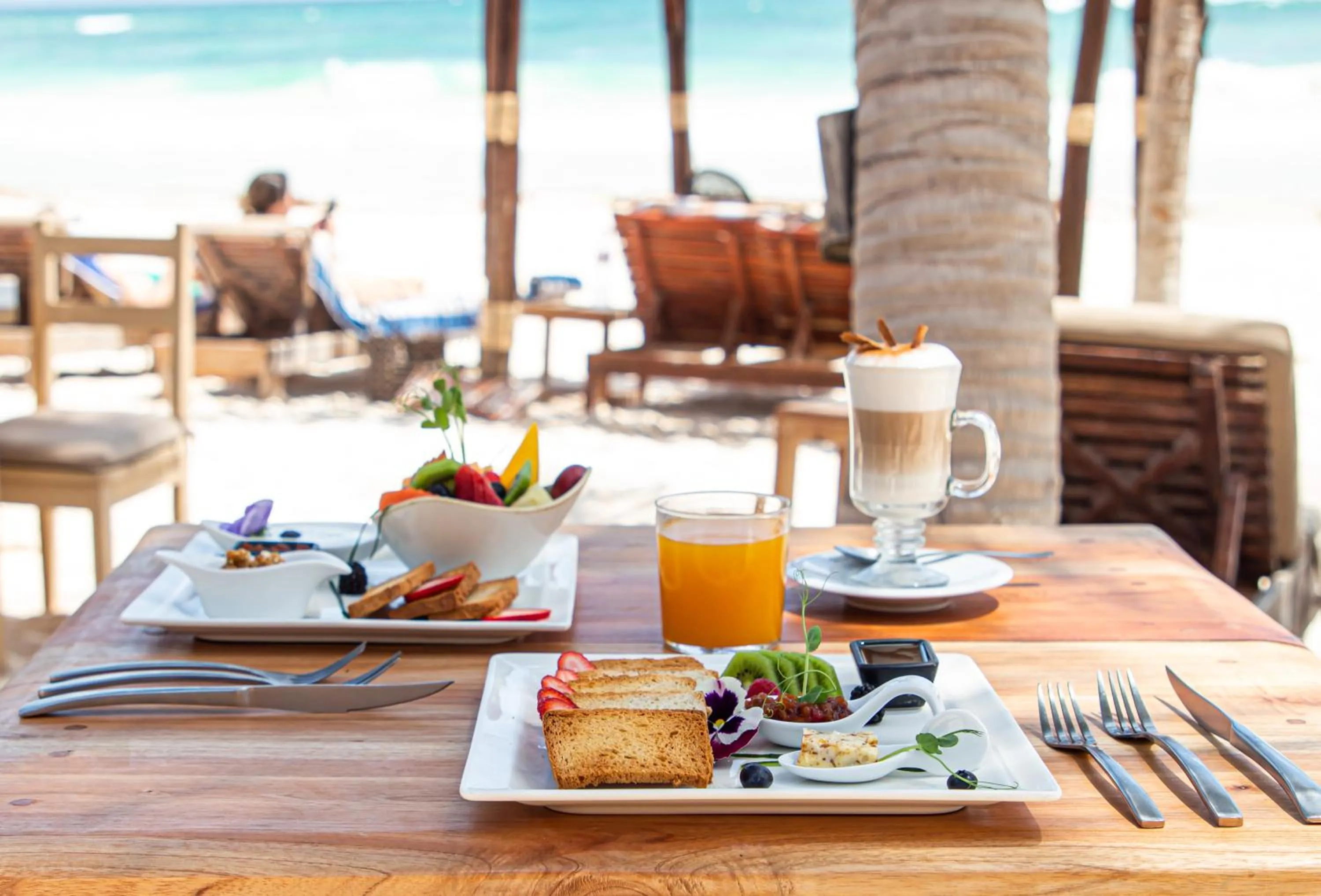 Restaurant/places to eat in Dune Boutique Hotel located at the party zone