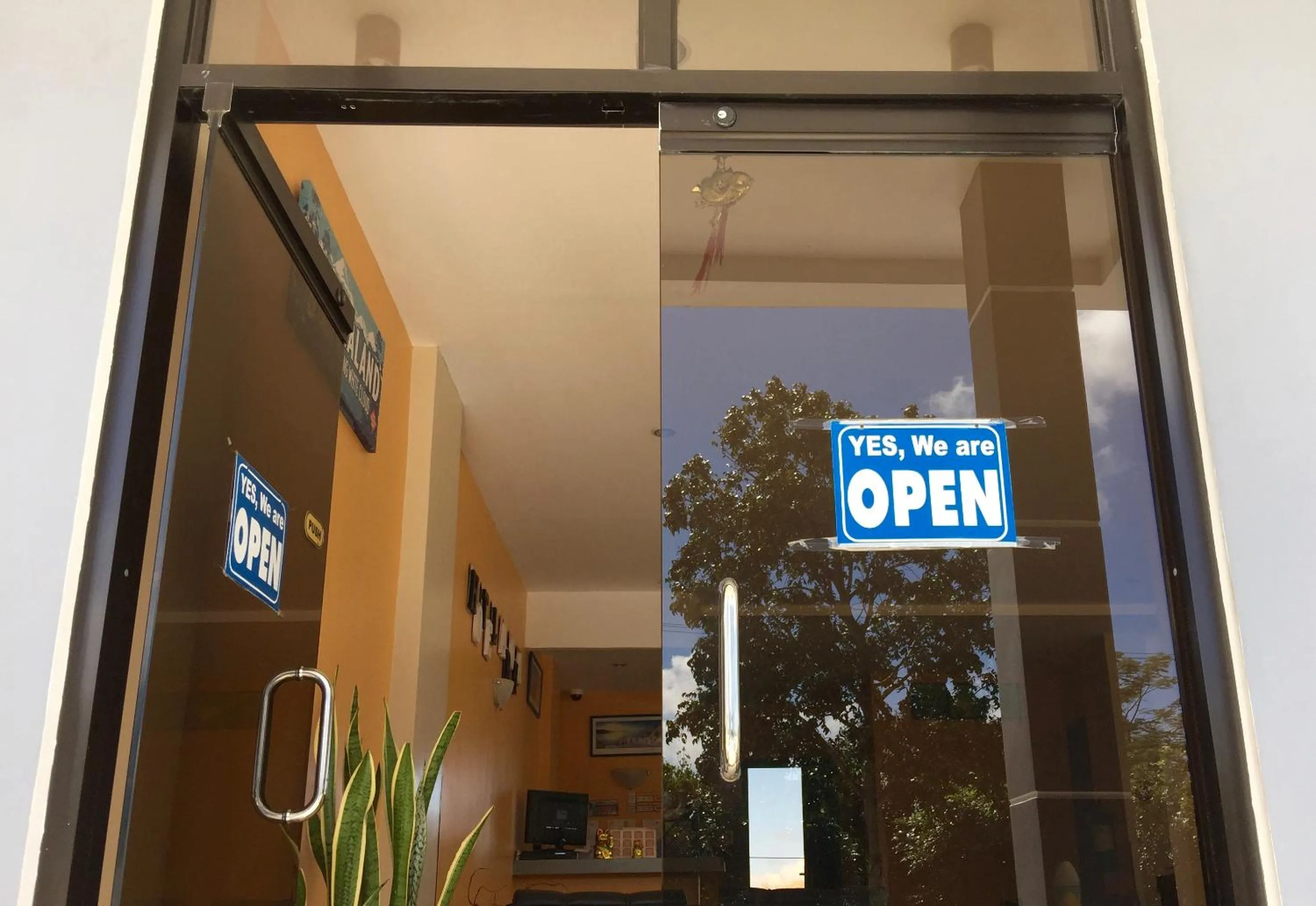 Facade/entrance in Hotel Aroha