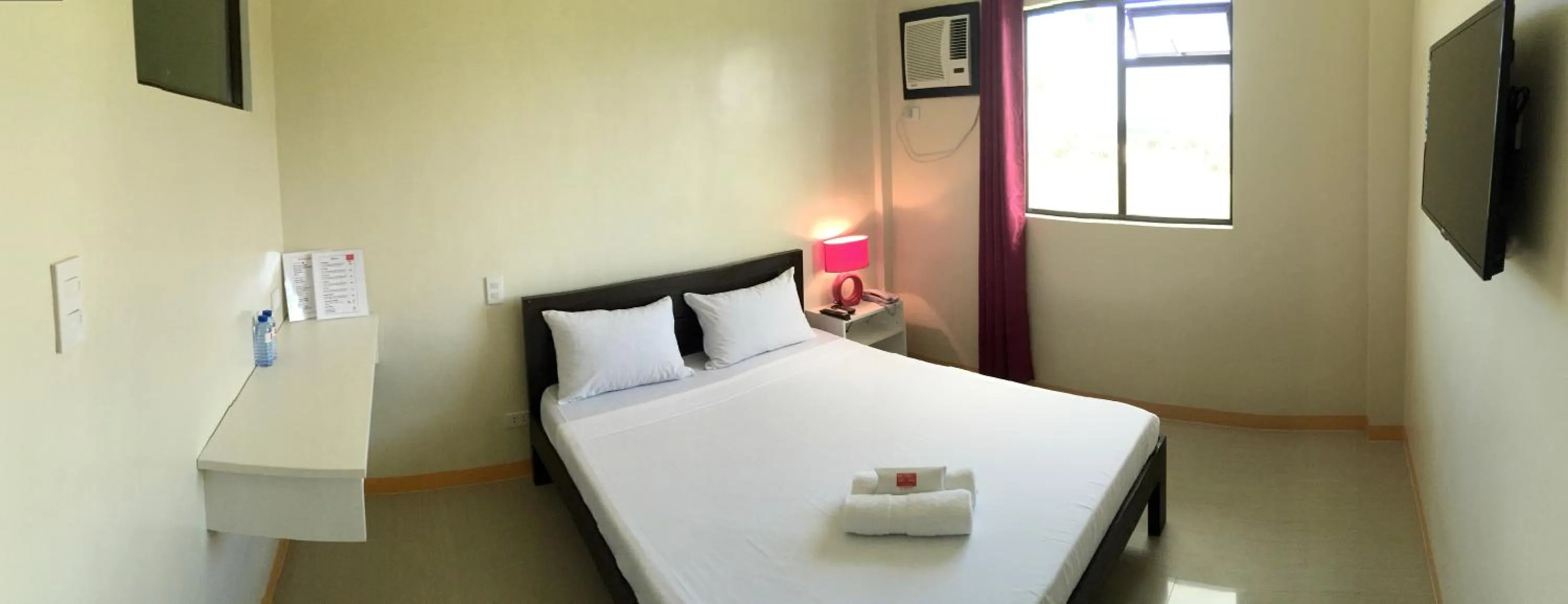 Photo of the whole room, Bed in Hotel Aroha