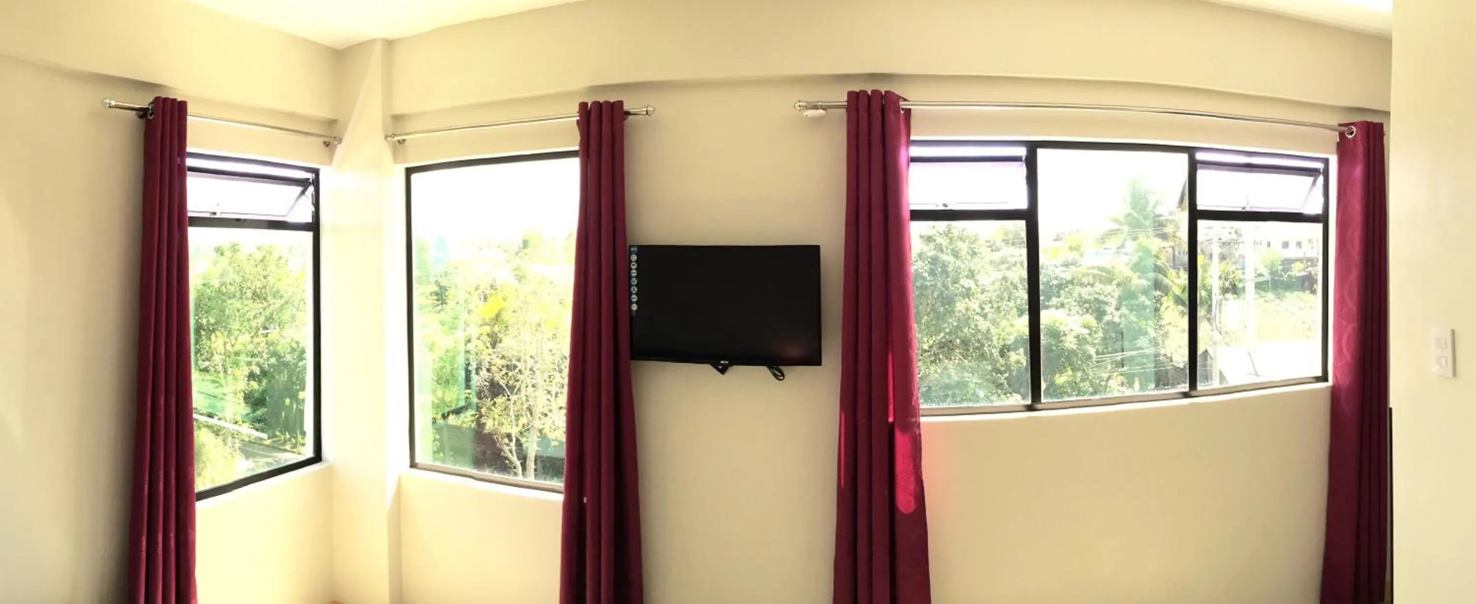 TV and multimedia in Hotel Aroha