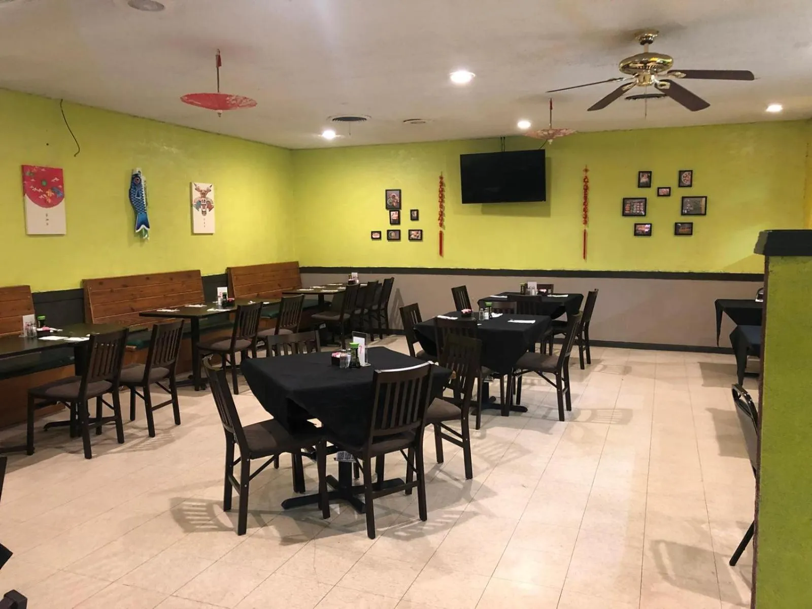 Restaurant/places to eat in American Inn by Hotel O Vernon US 287