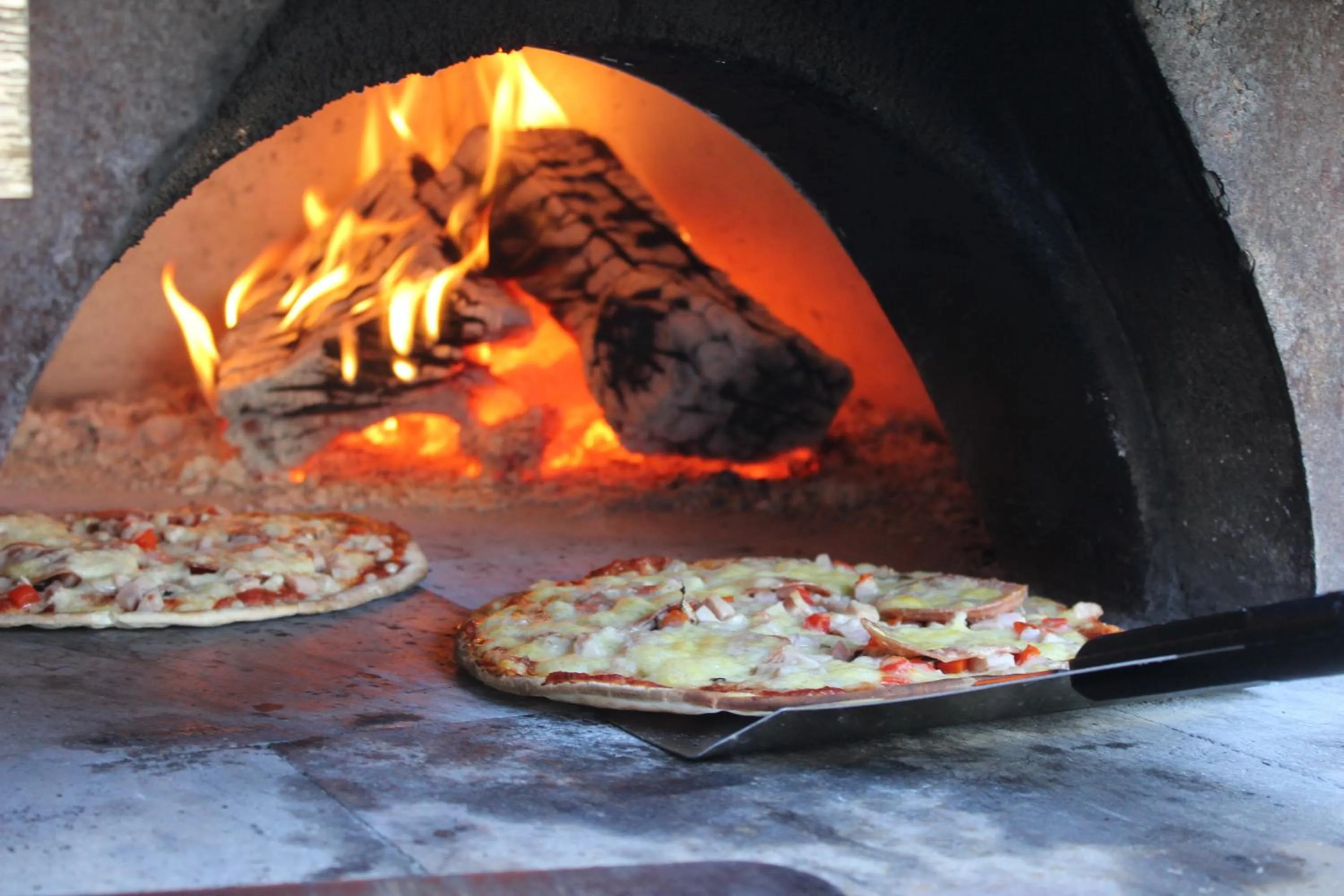 Restaurant/places to eat in Dusky Lodge