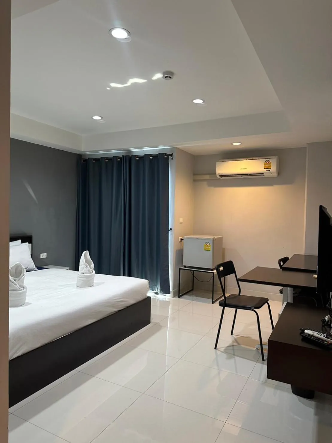 Photo of the whole room, Bed in Ploen Ploen Residence