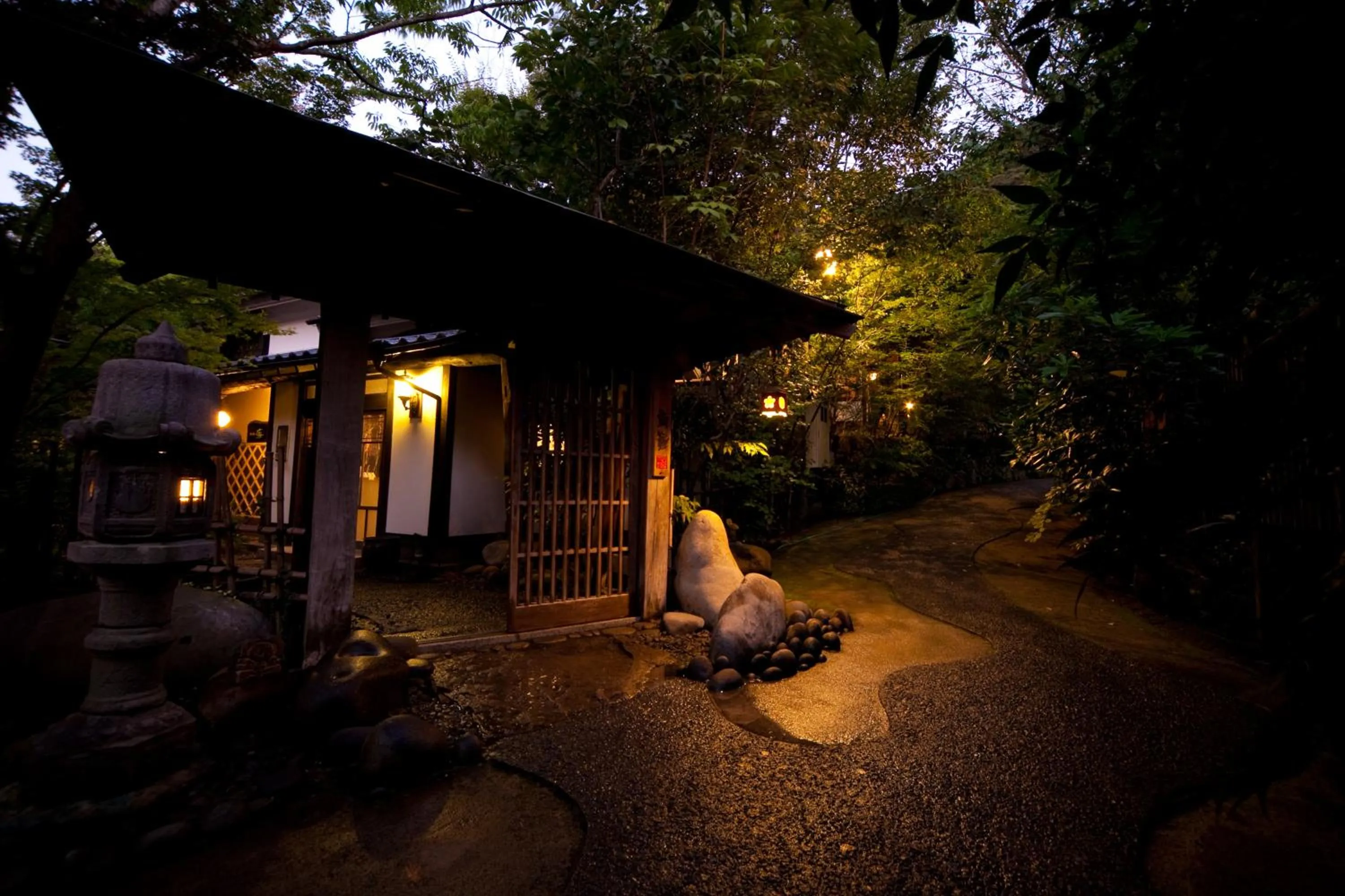 Facade/entrance in Hatago Kayausagi