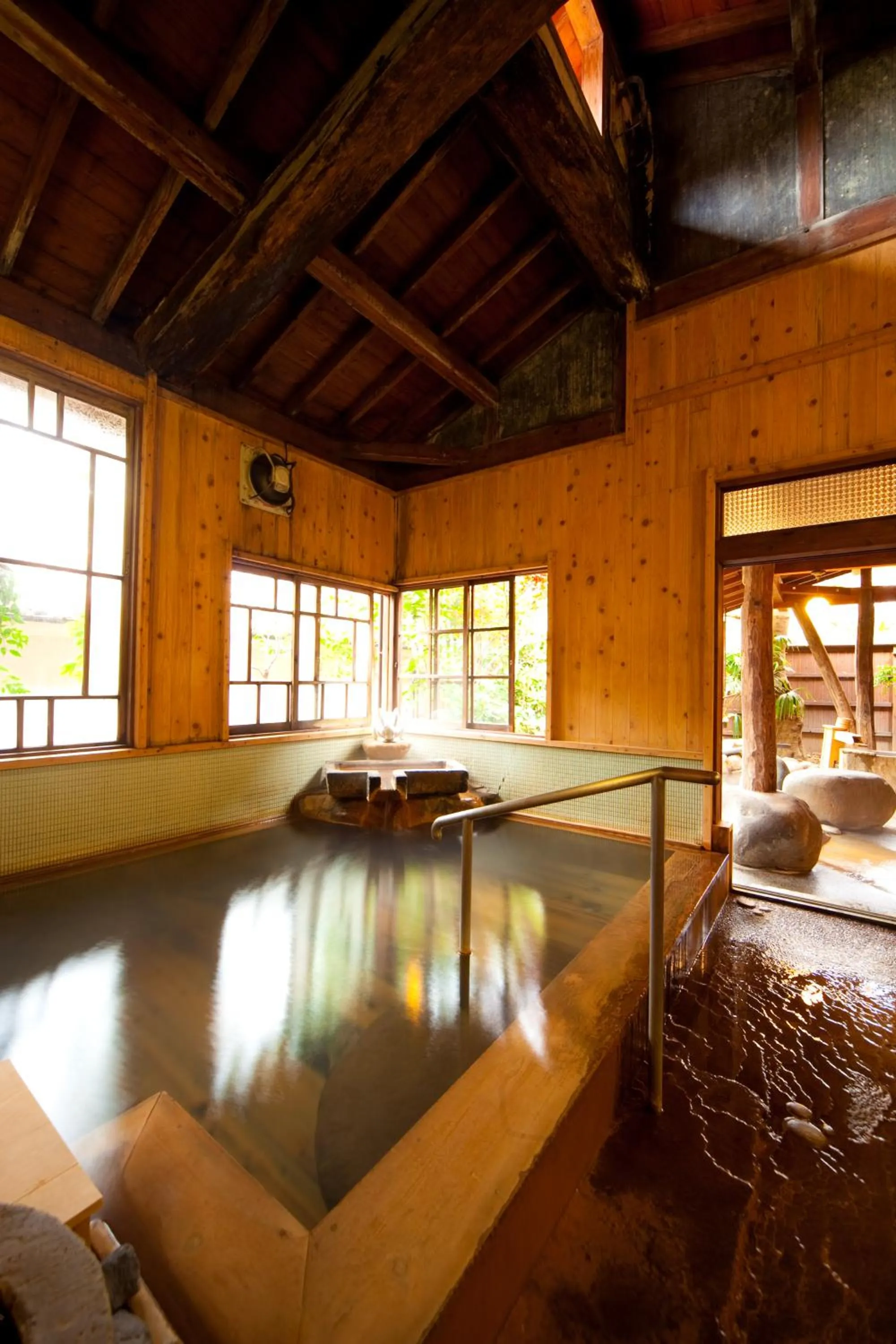 Hot Spring Bath in Hatago Kayausagi