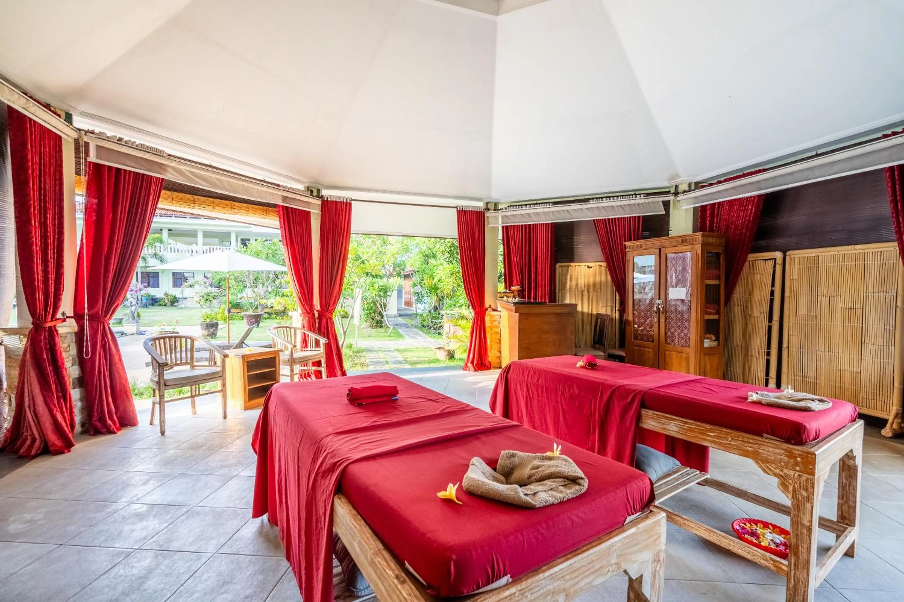 Spa and wellness centre/facilities, Bed in Taman Surgawi Resort & Spa