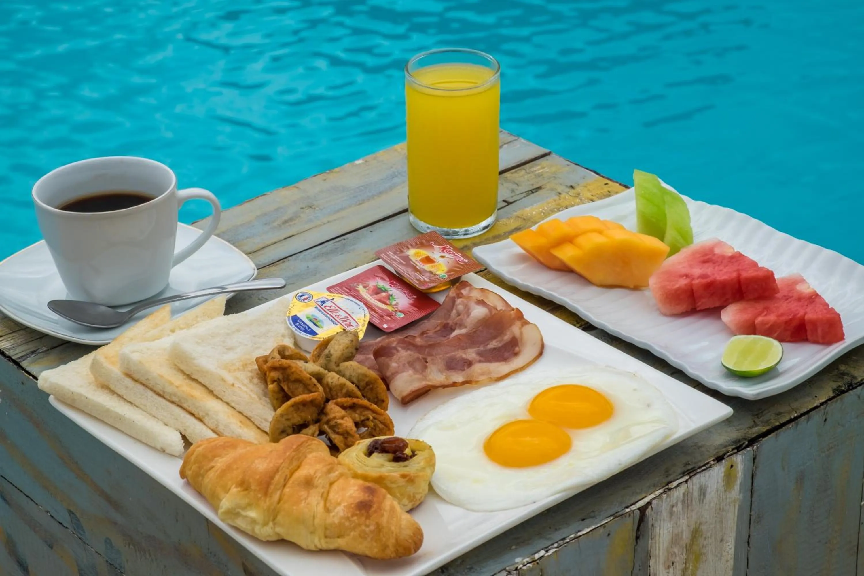 Food and drinks in Taman Surgawi Resort & Spa