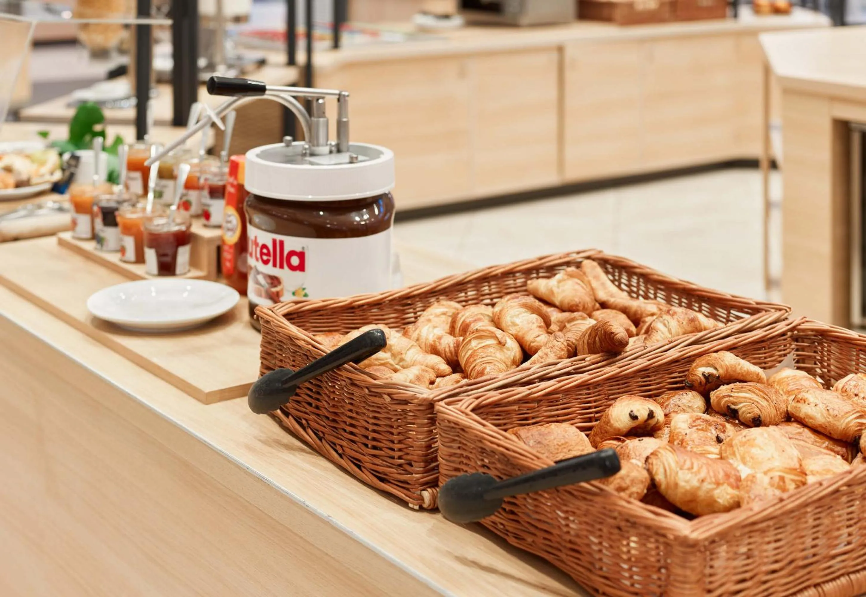 Buffet breakfast in B&B HOTEL près de Disneyland Paris