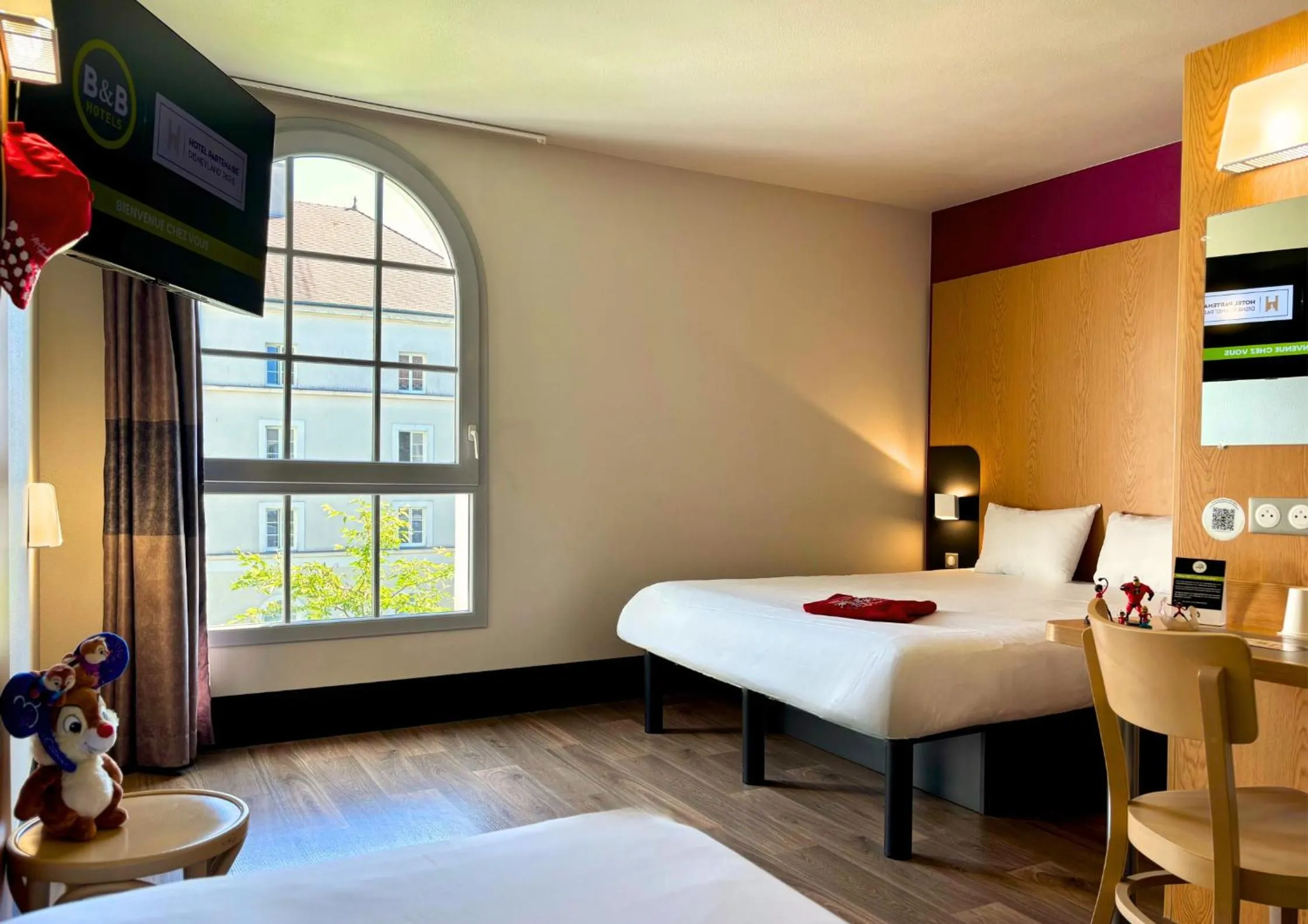 Bedroom, Bed in B&B HOTEL près de Disneyland Paris