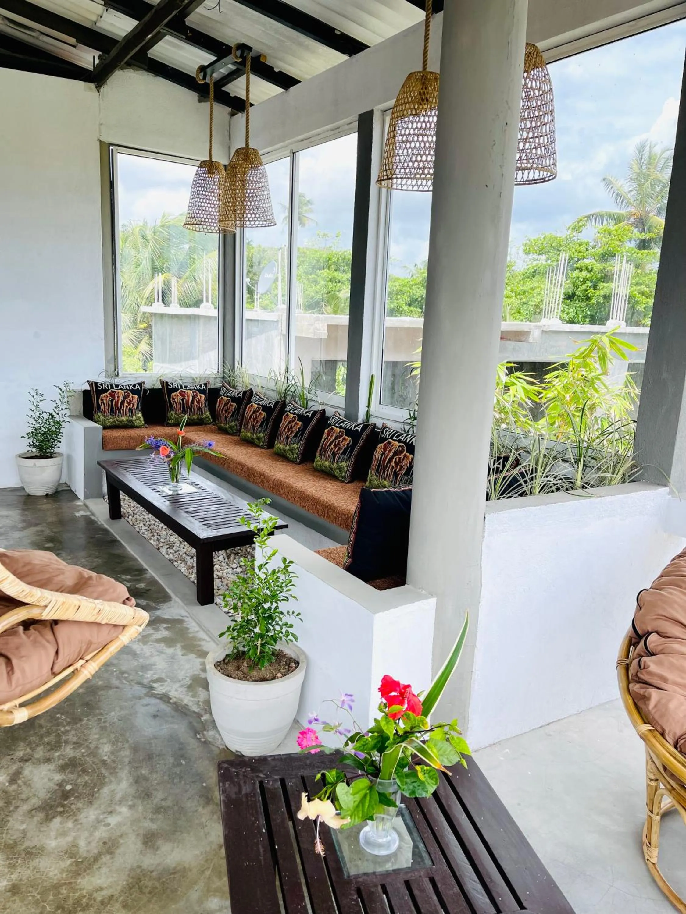 Restaurant/places to eat in Cocoplant Surf Inn