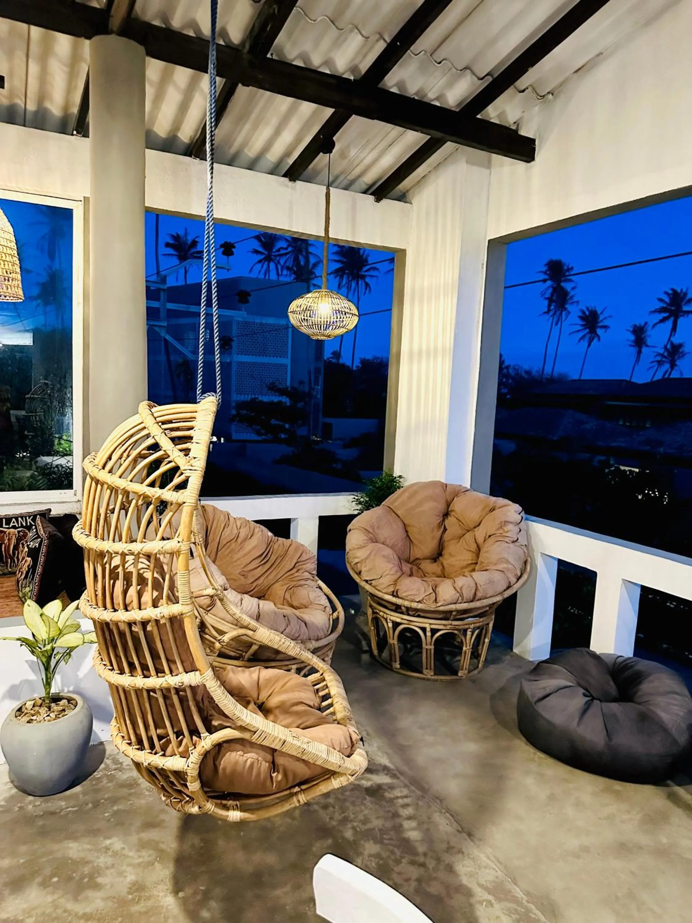 Seating area in Cocoplant Surf Inn
