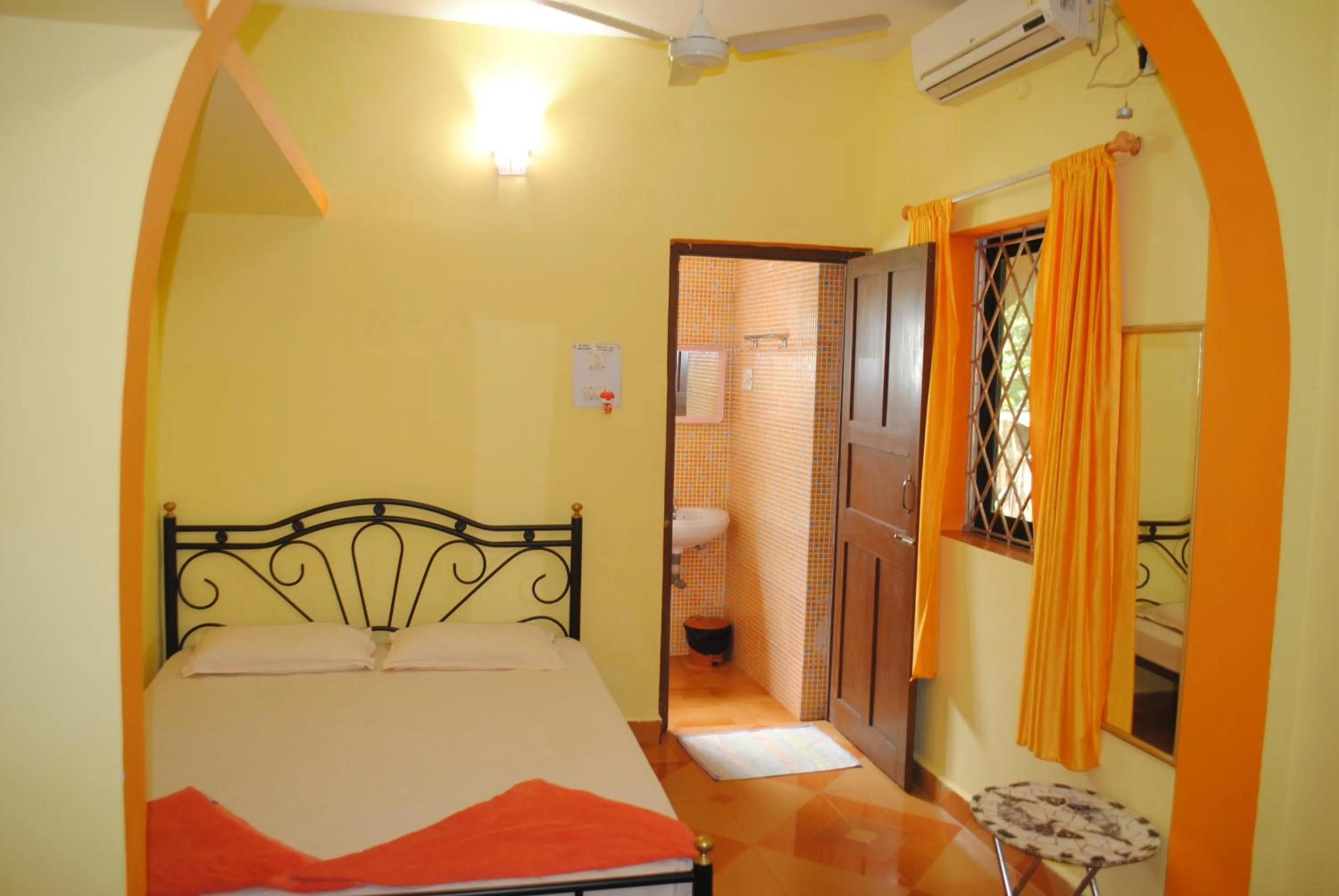 Photo of the whole room, Bed in Joe And Marietta's Guesthouse