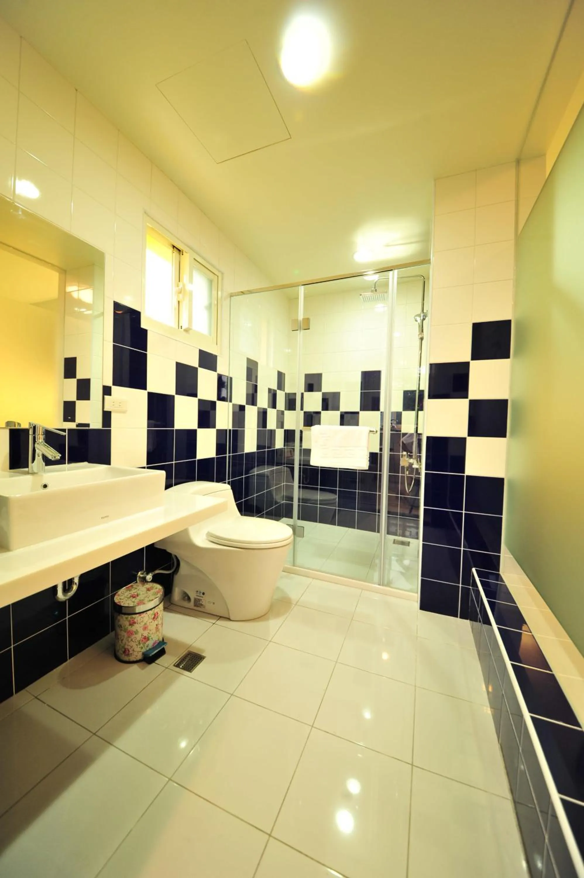 Bathroom in Little Sunshine