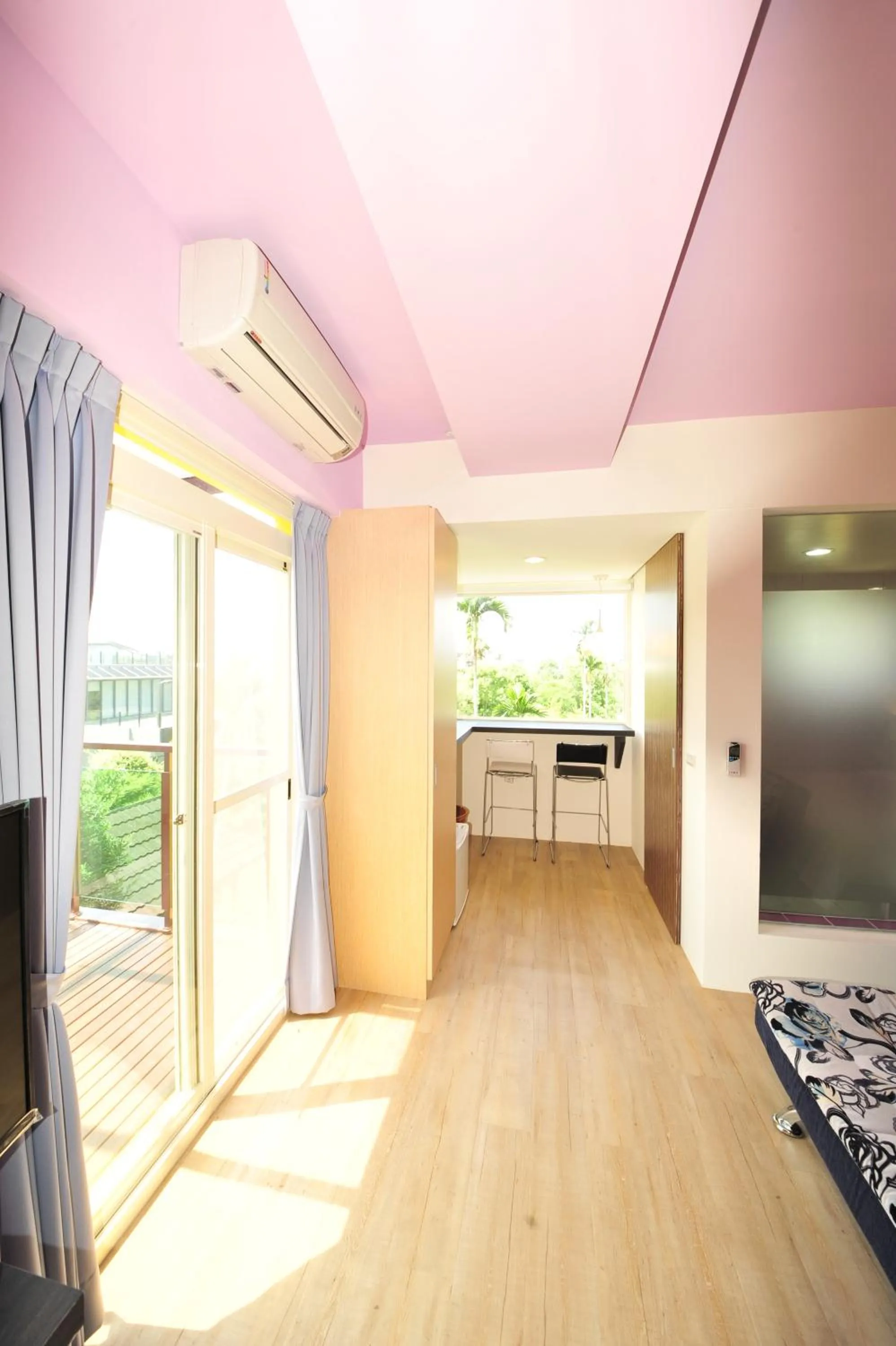 Seating area in Little Sunshine