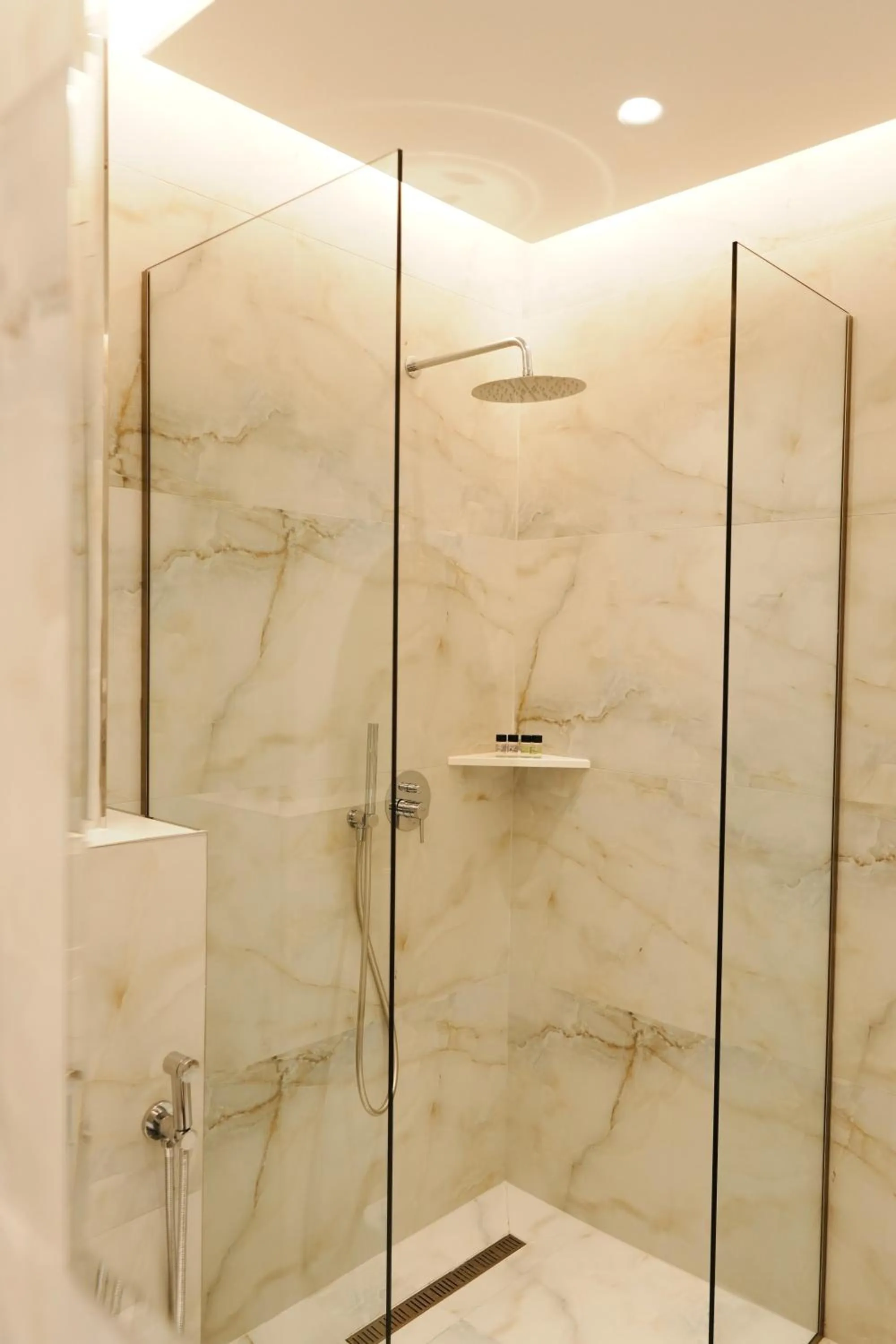 Shower in Hotel Mediterrane