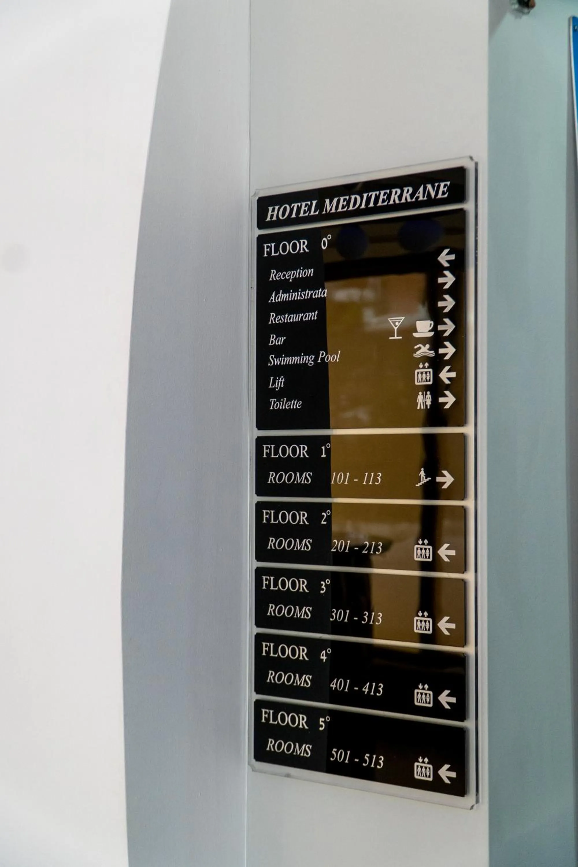 Text overlay in Hotel Mediterrane