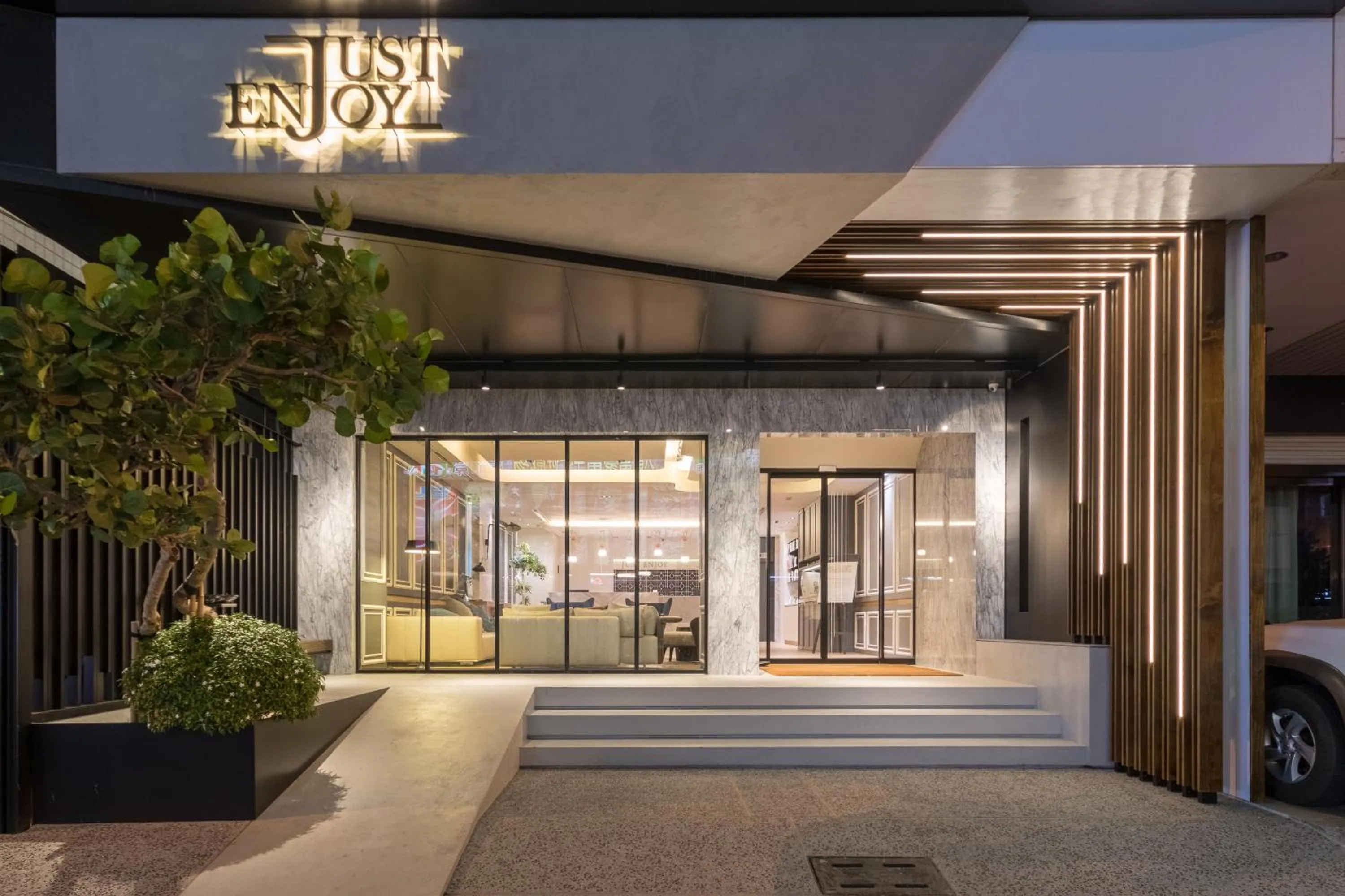 Facade/entrance in Just Enjoy Business Hotel