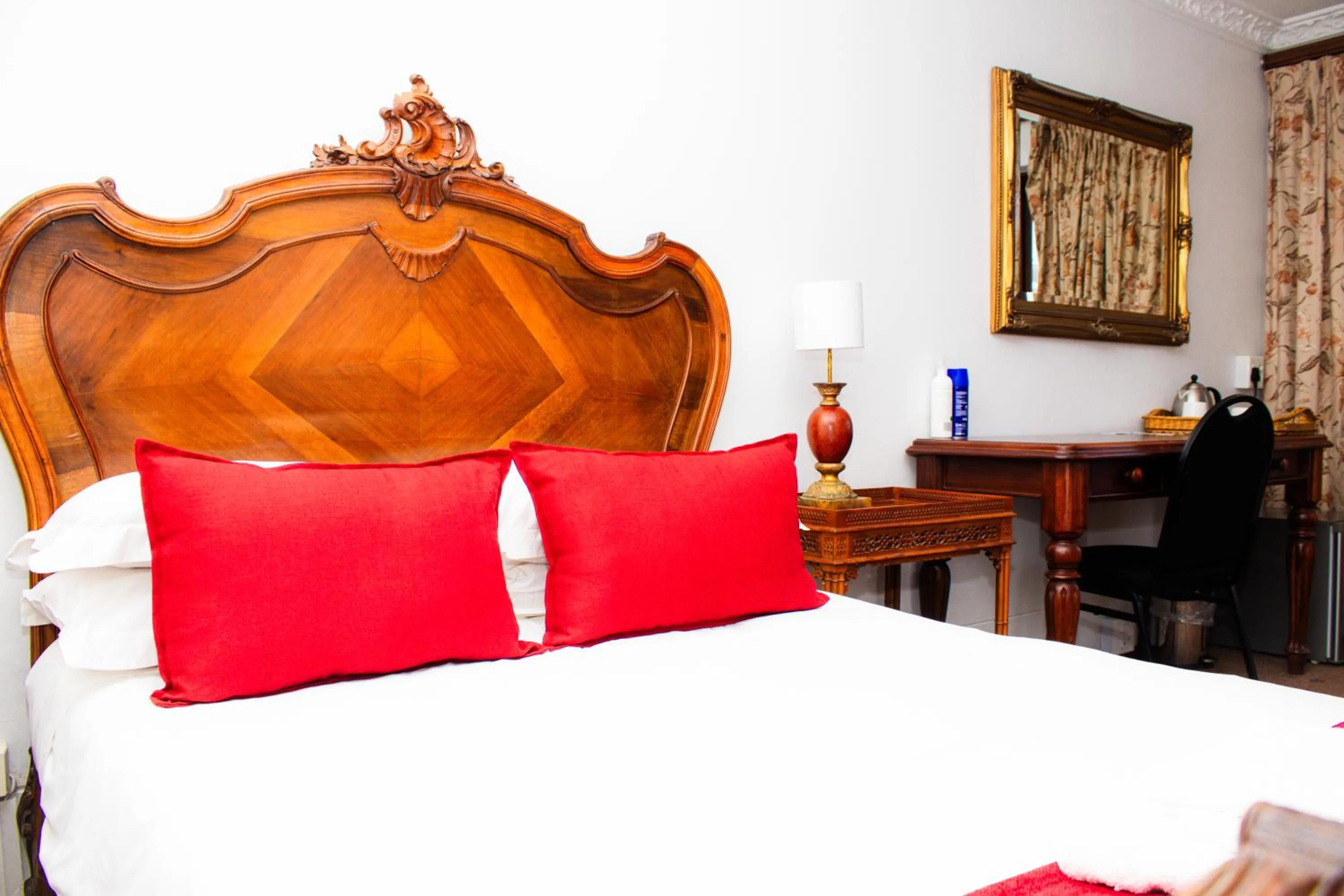 Bed in Roseland House