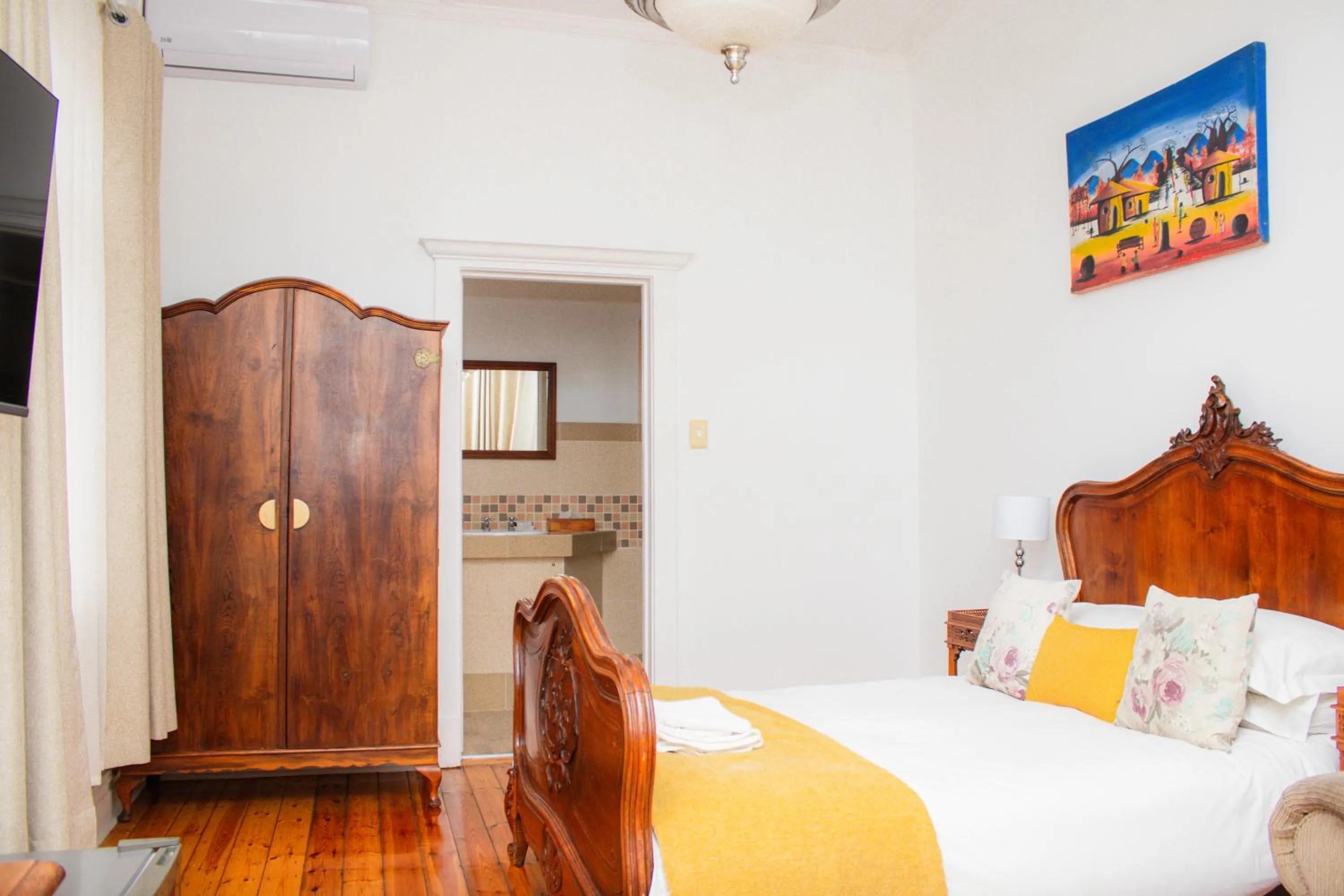 Bed in Roseland House