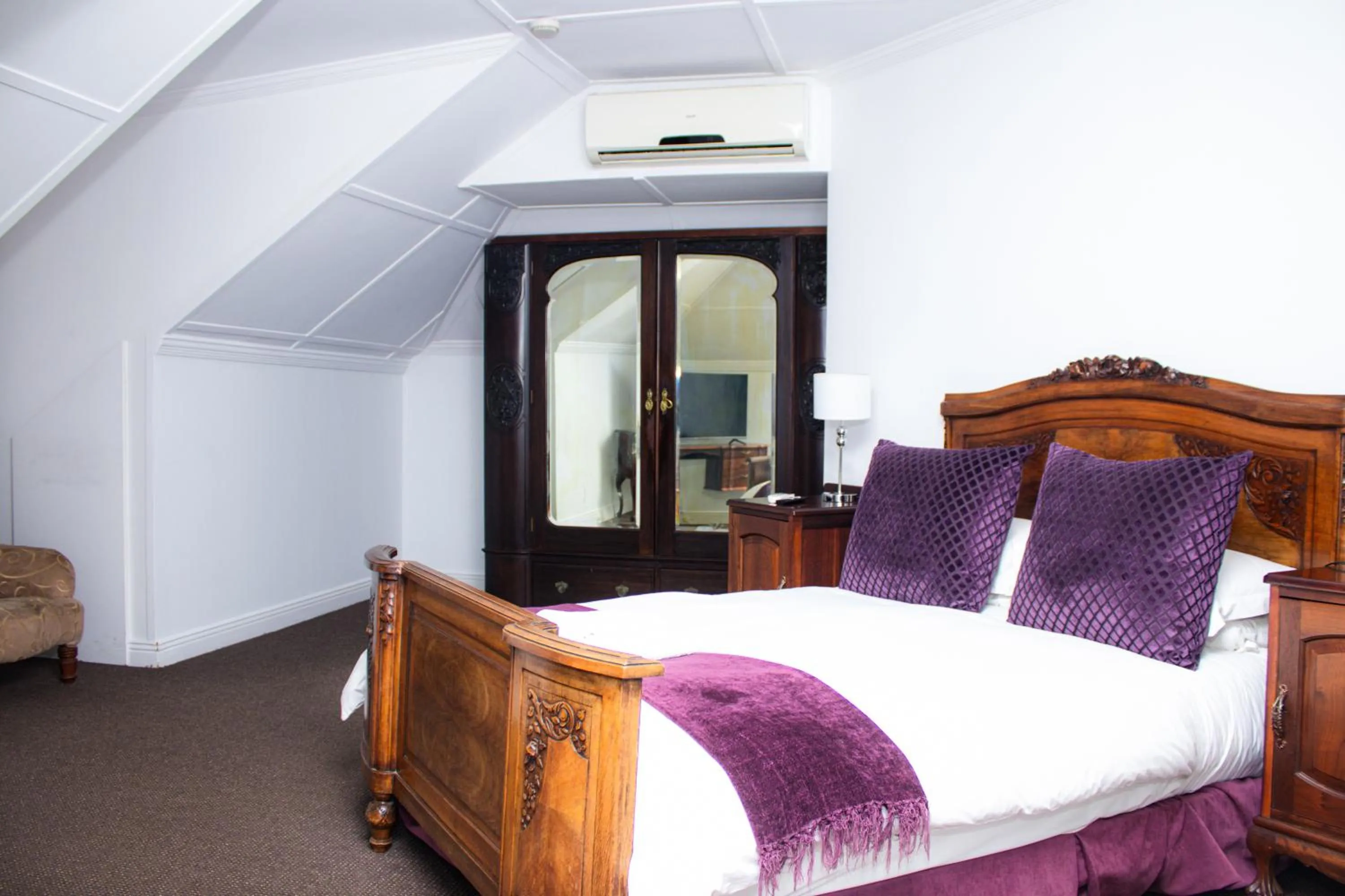 Bed in Roseland House