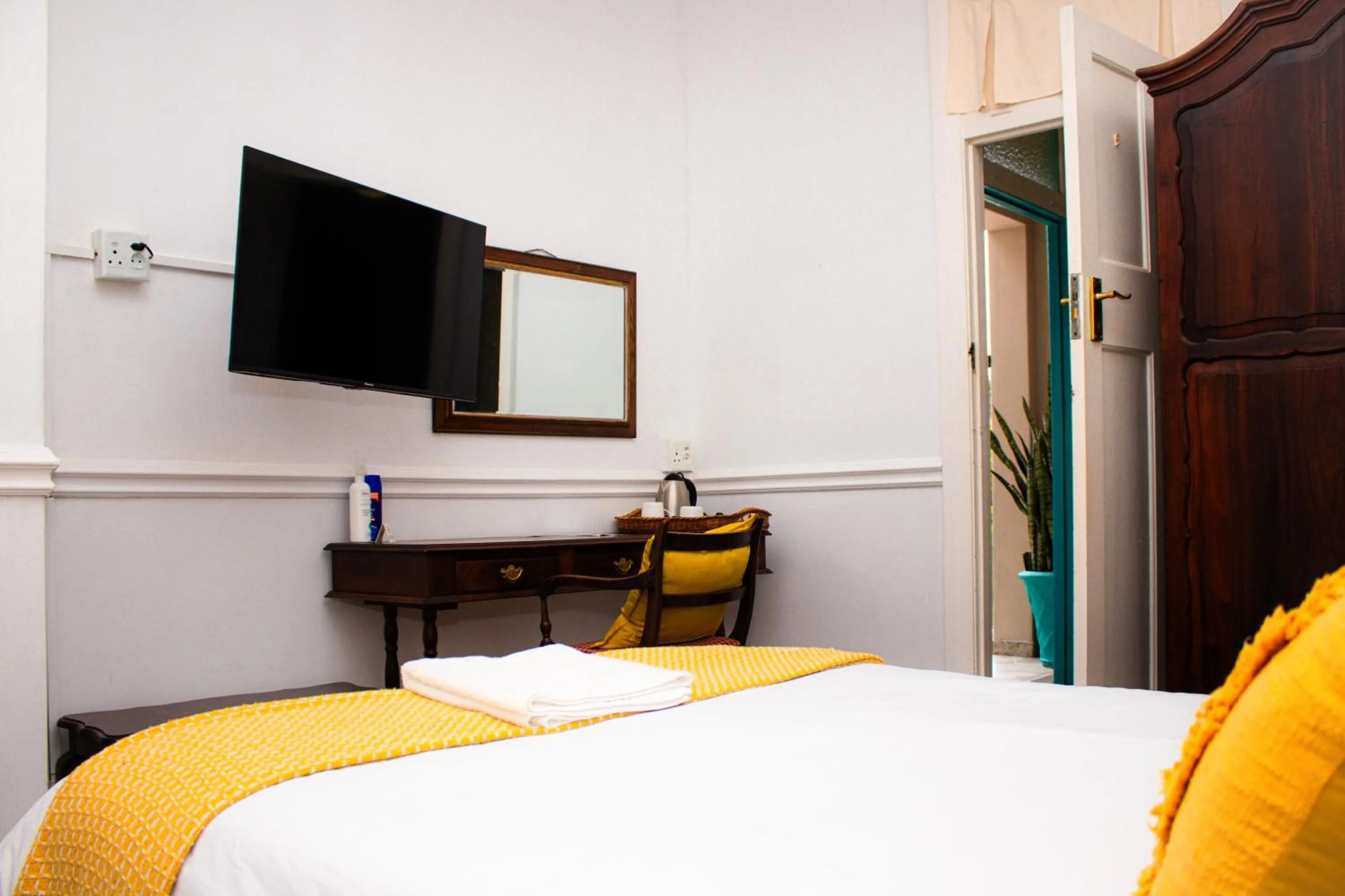 Bed in Roseland House