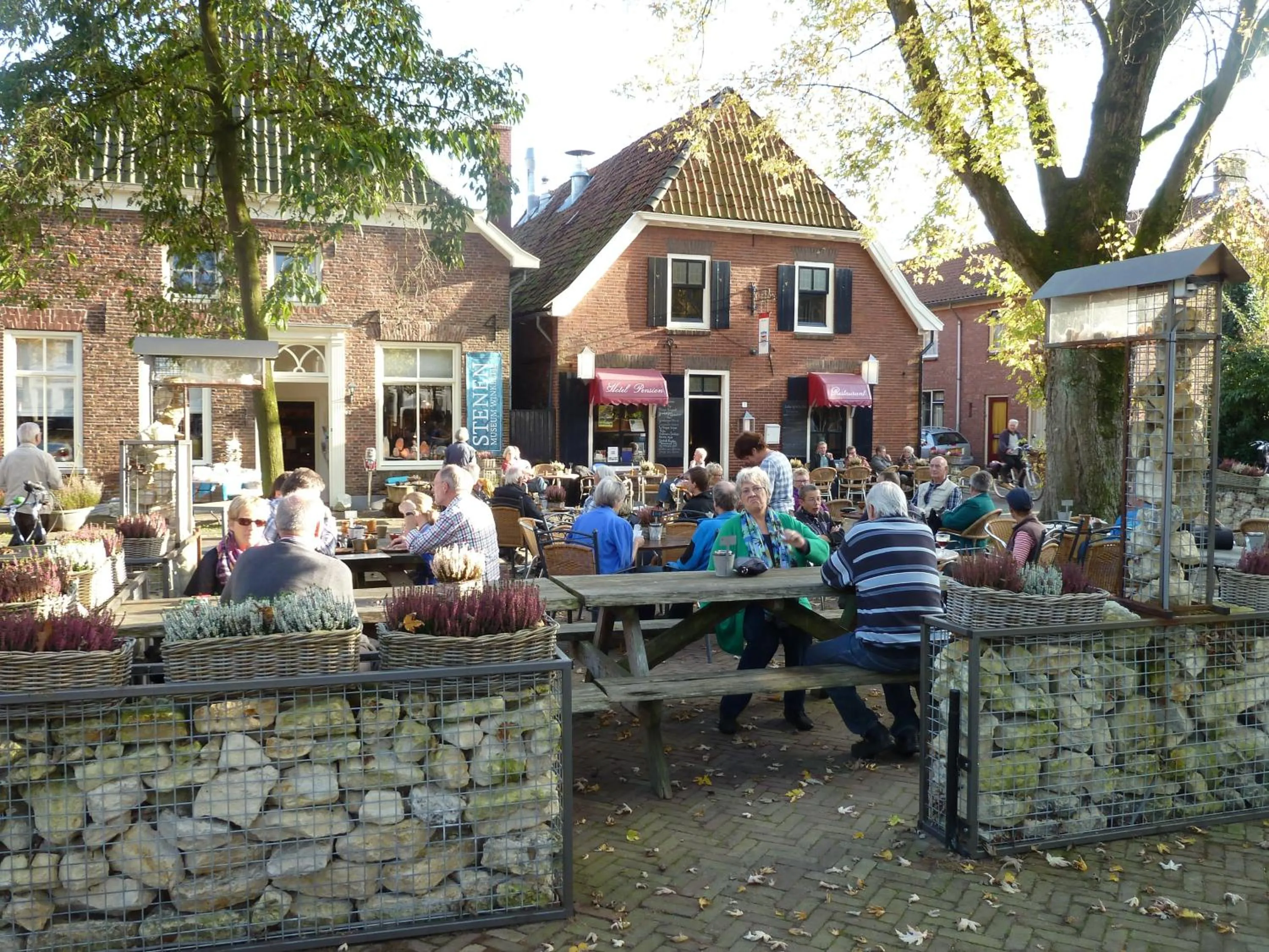 group of guests in Hotel Bertram