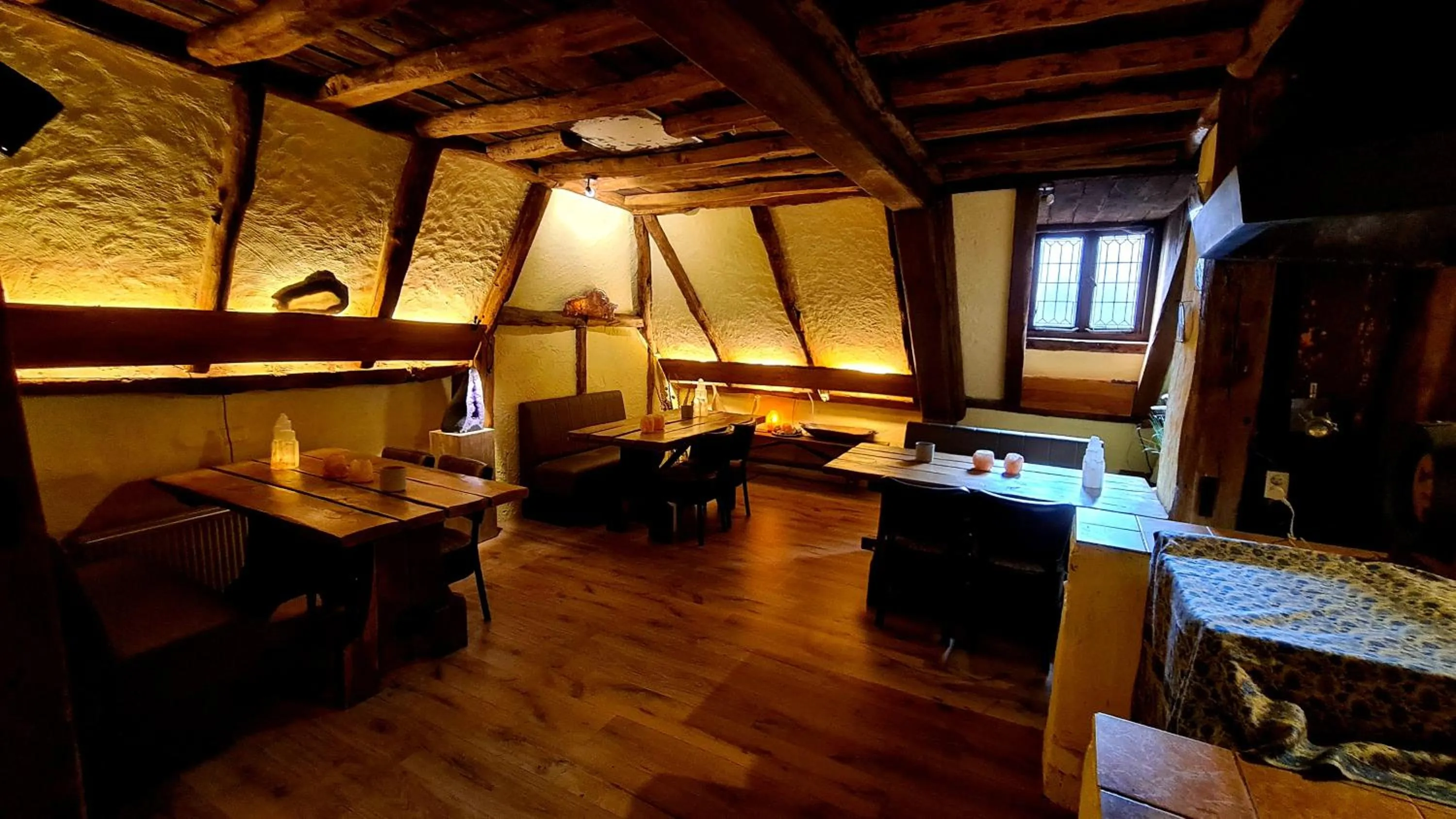 Restaurant/places to eat in Hotel Bertram