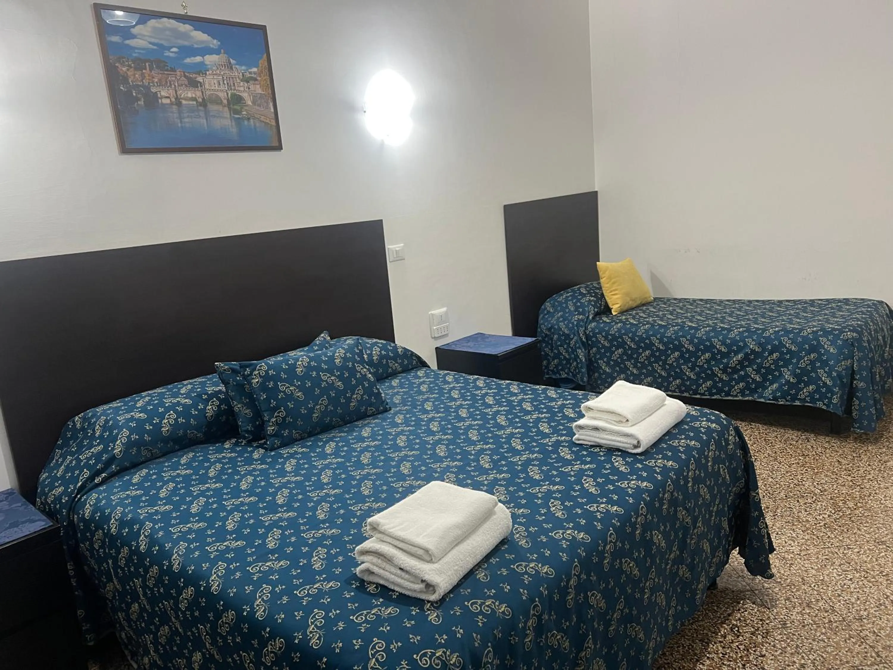 Bed in Ines Downtown B&B