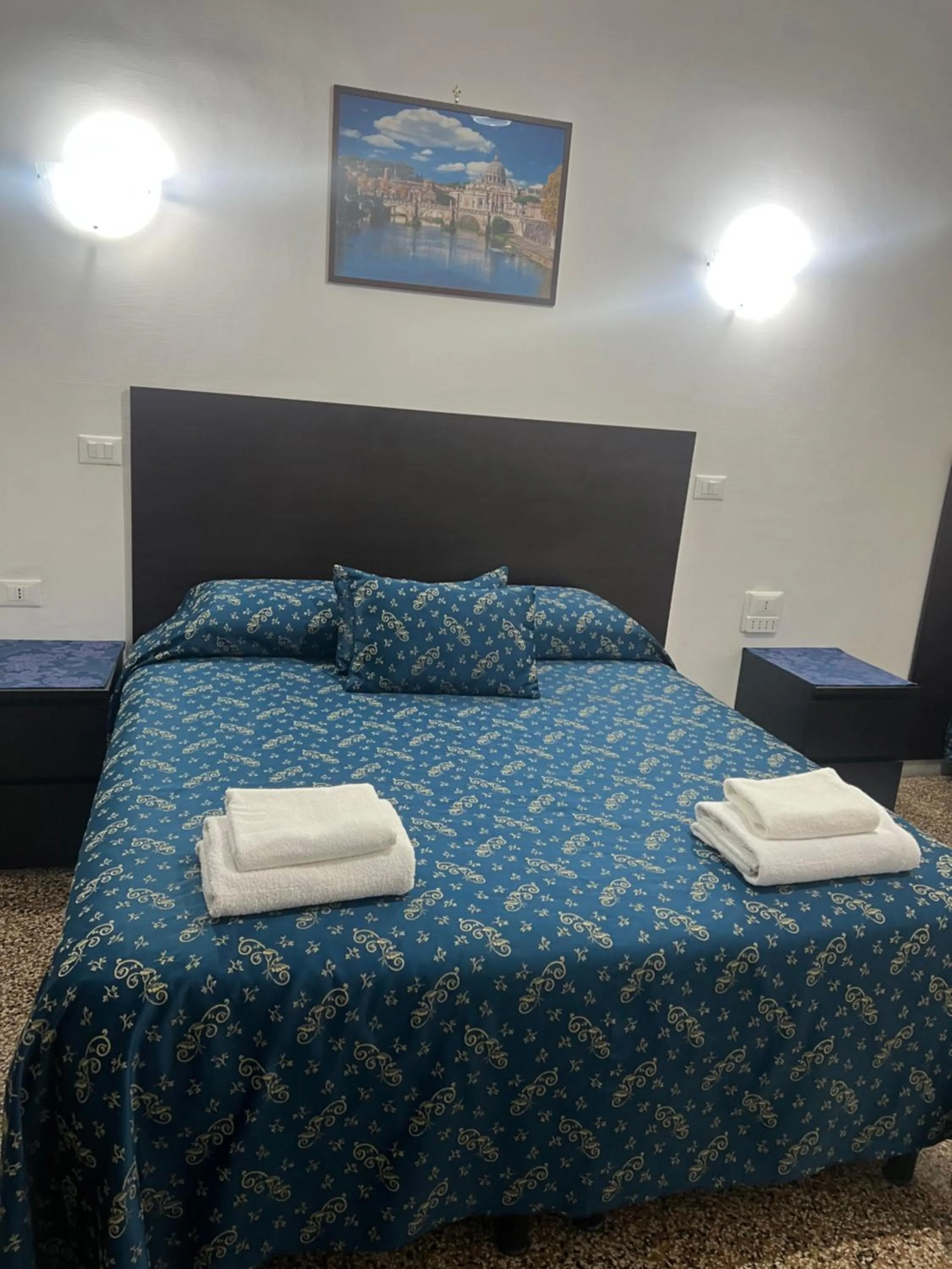 Bed in Ines Downtown B&B