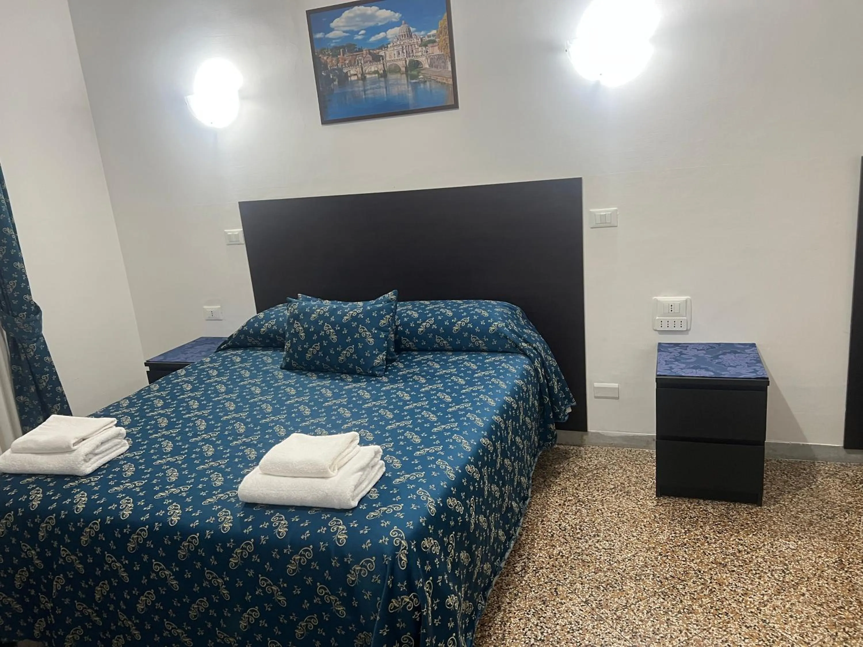 Bed in Ines Downtown B&B