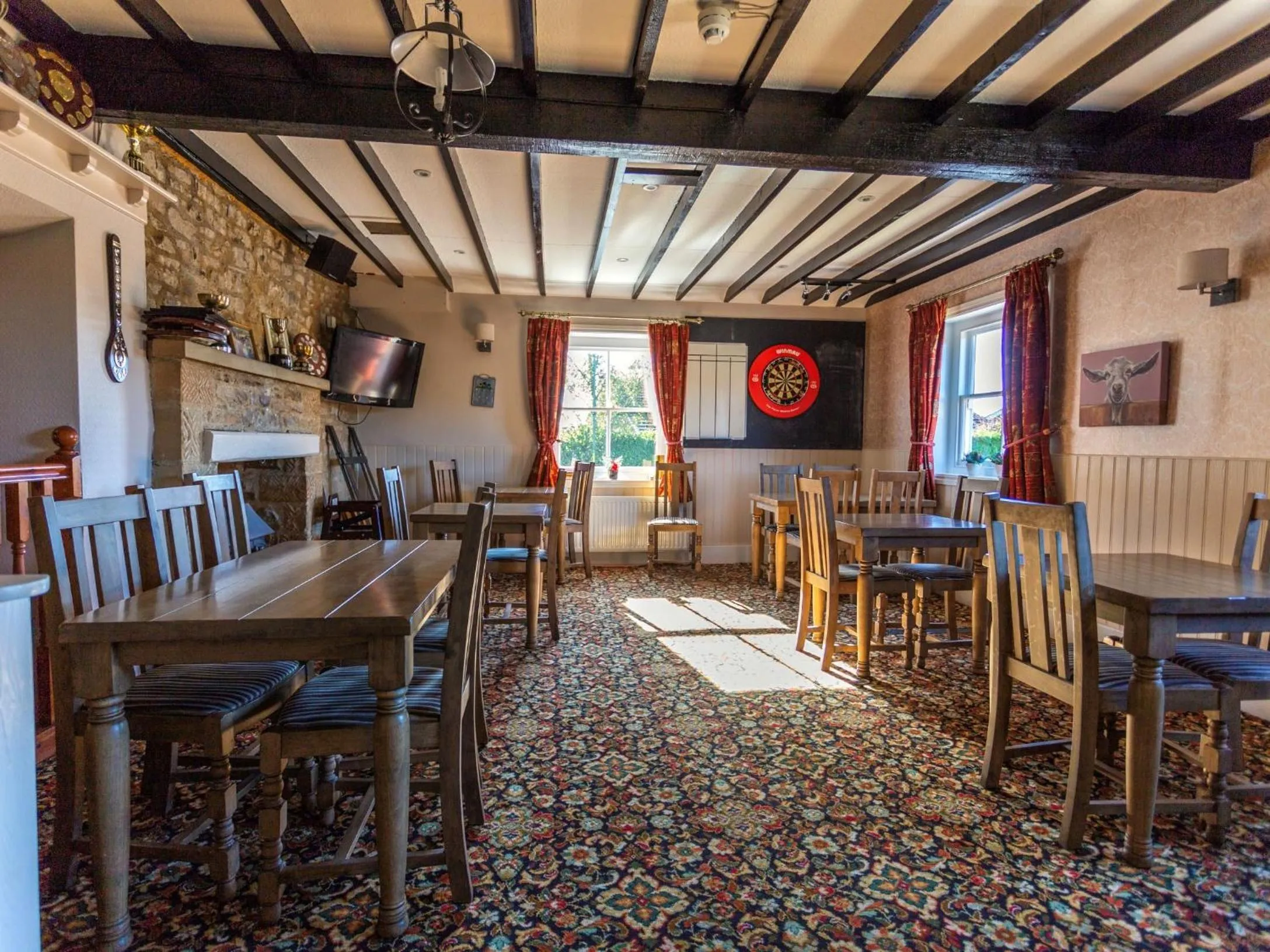 Lounge or bar in Holly Hill Inn