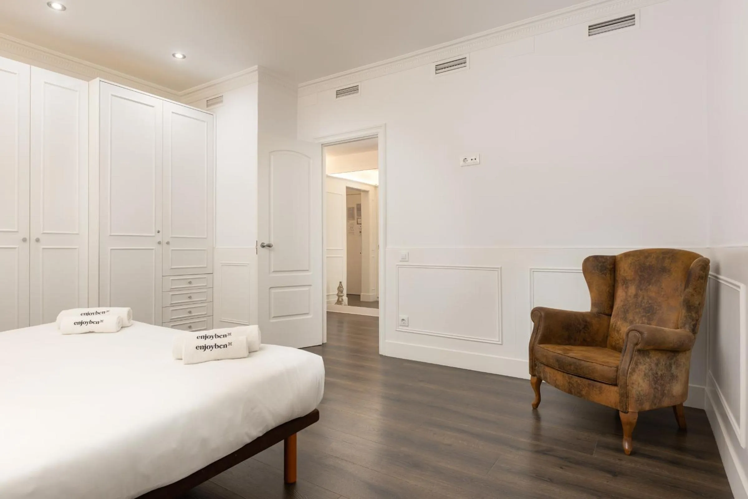 Bed in Enjoybcn Coliseum Apartments