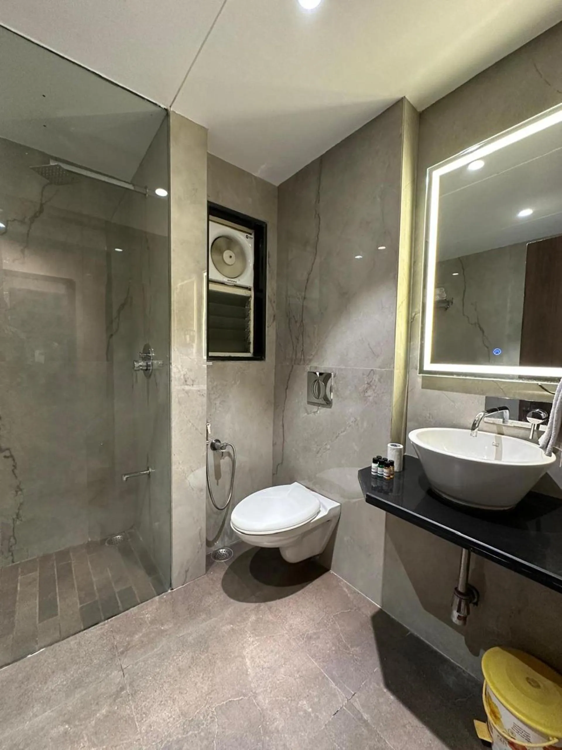 Bathroom in Hotel Mount Regency