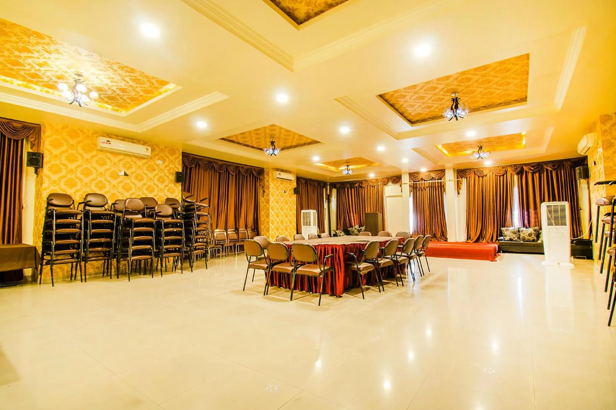 Banquet/Function facilities in FabHotel Prime Sanket Inn