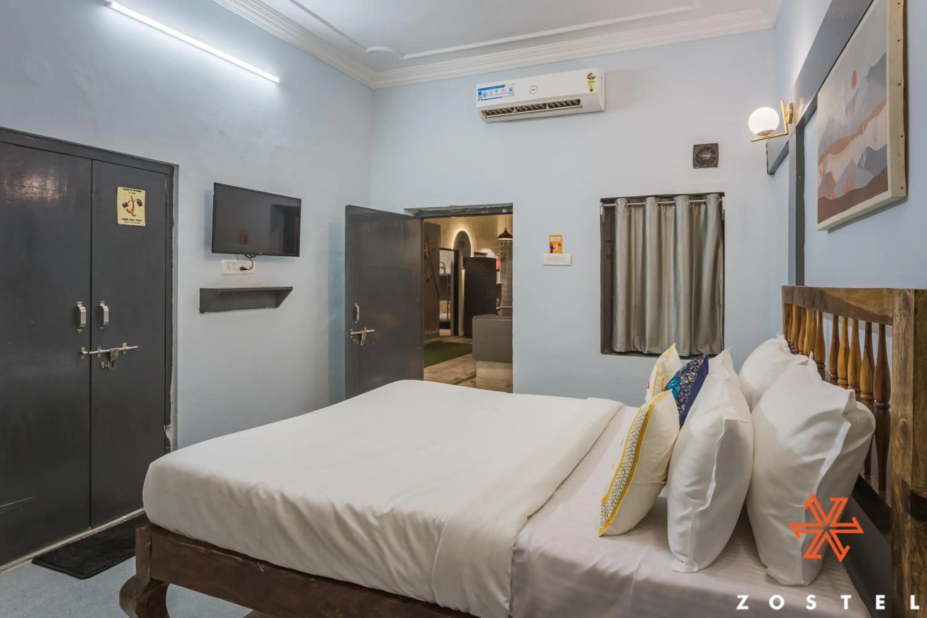 Bed in Zostel Pushkar