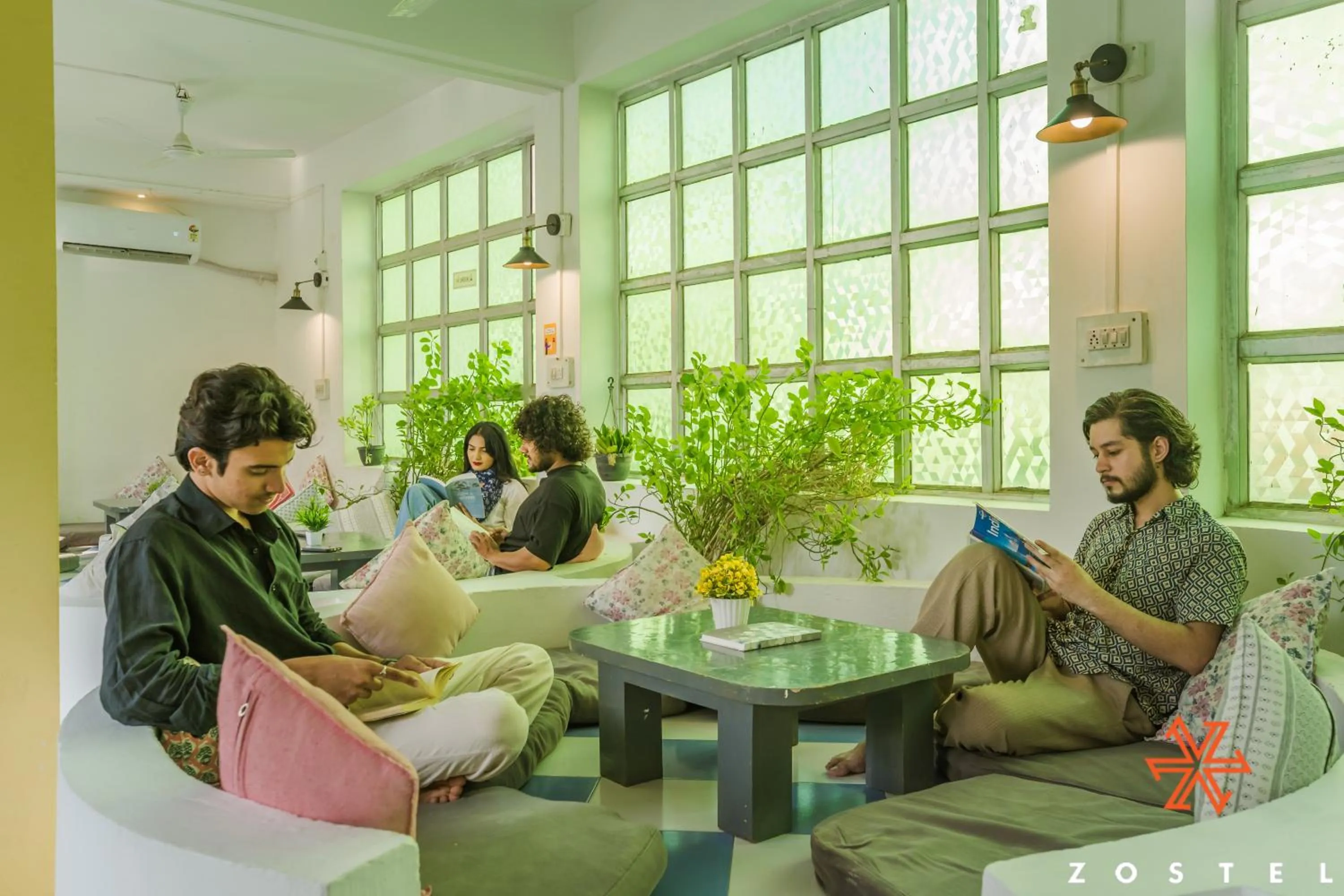 Living room in Zostel Pushkar