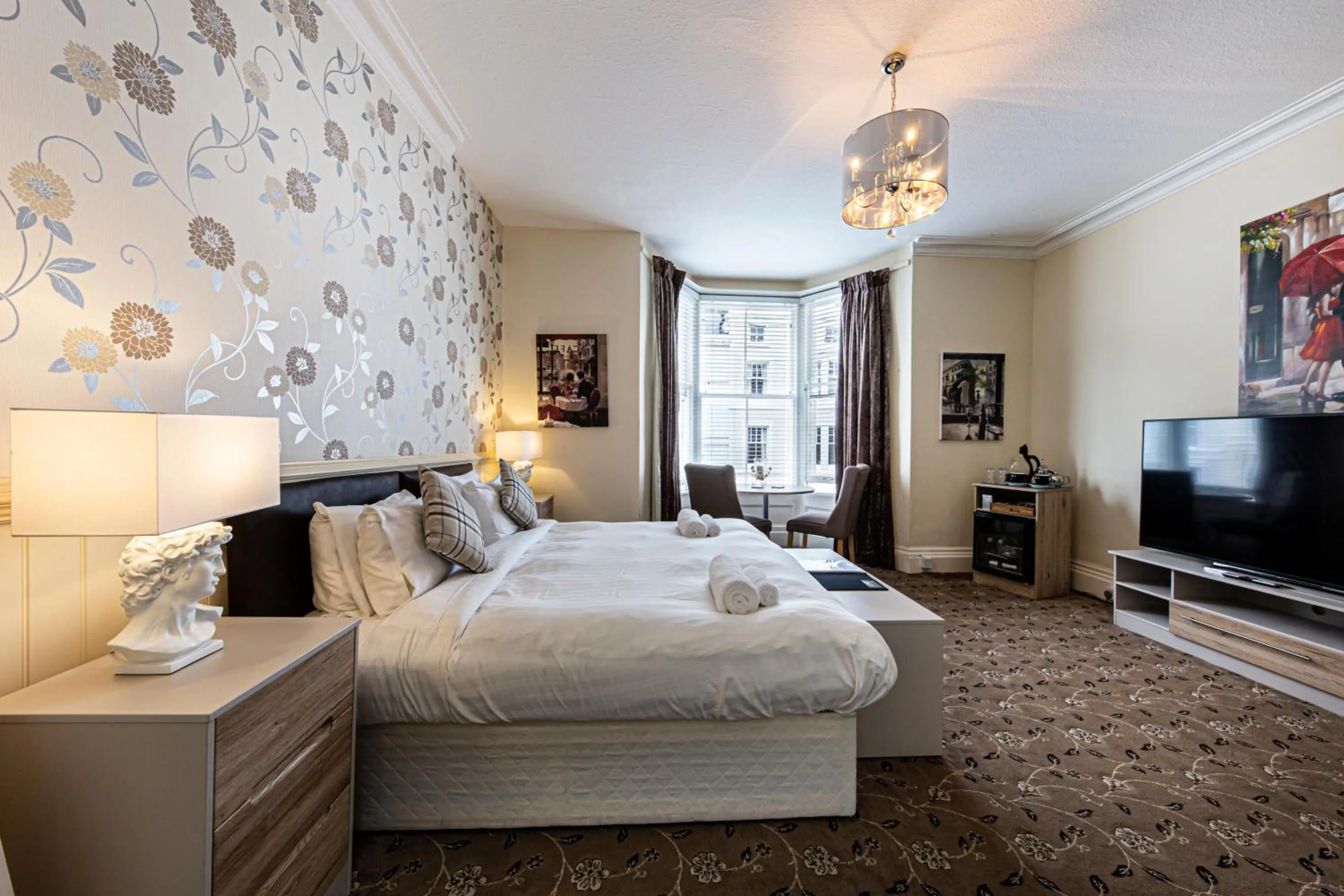 Bedroom, Bed in Snooze