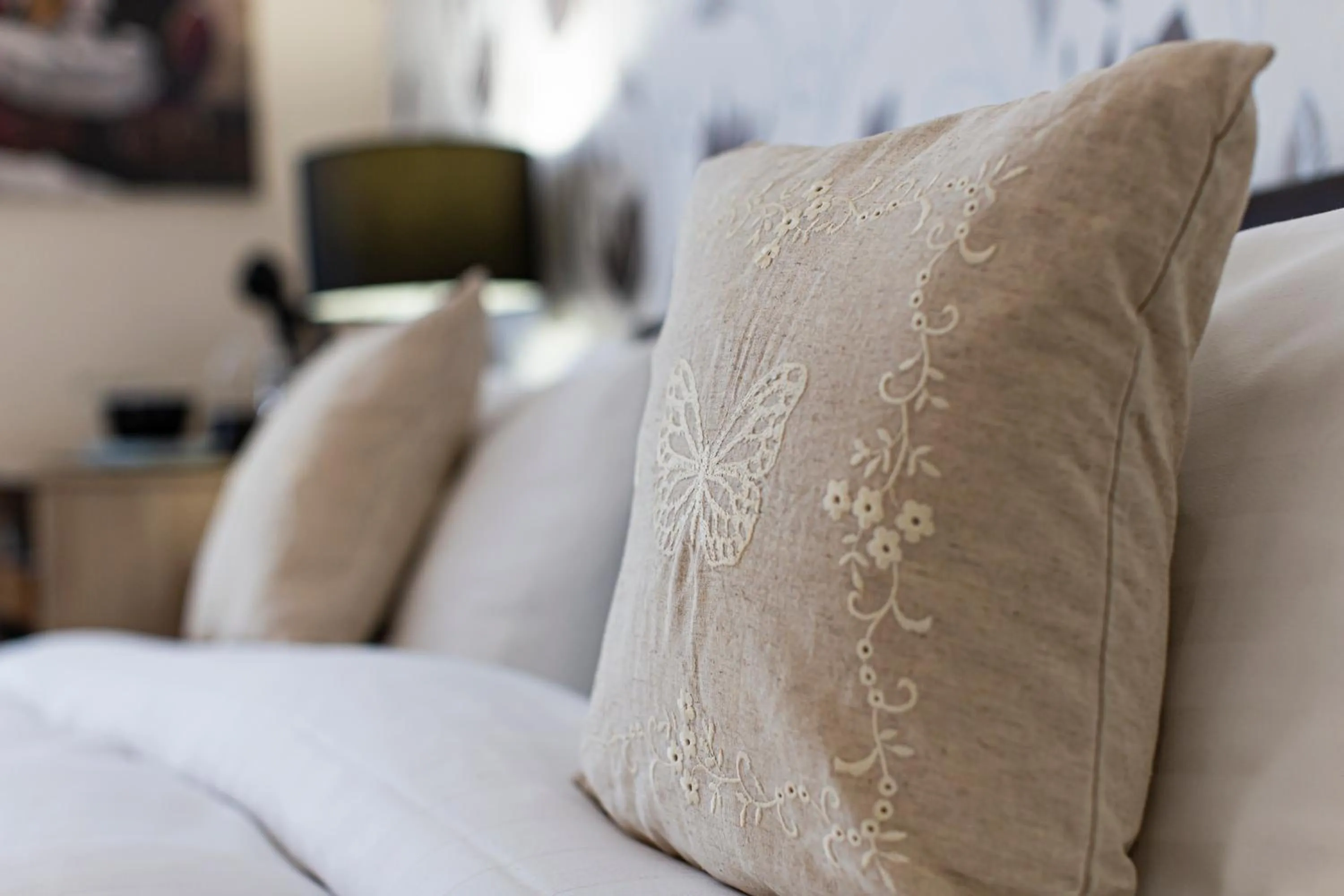 Bedroom, Bed in Snooze