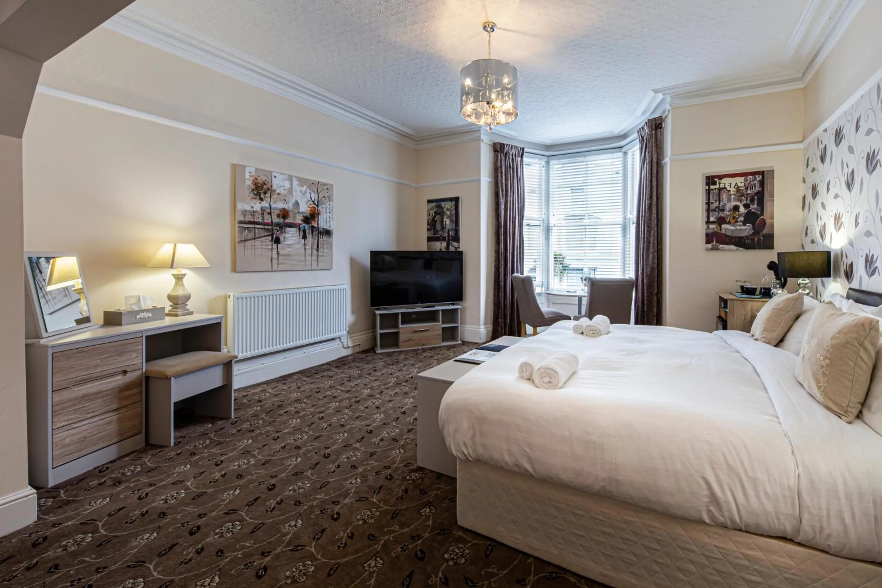 Bedroom, Bed in Snooze