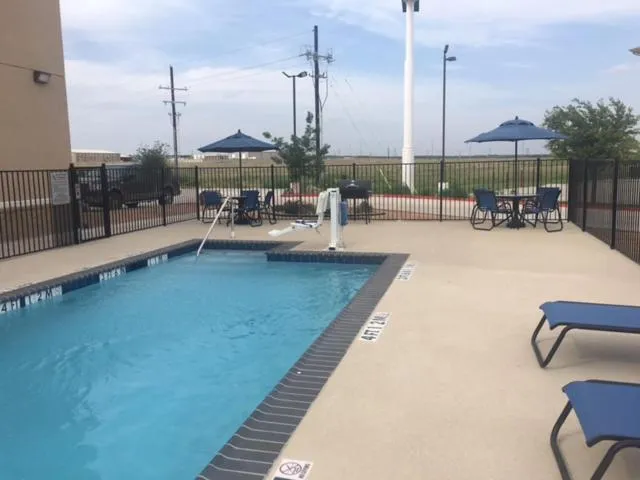 BBQ facilities in Comfort Inn & Suites Snyder