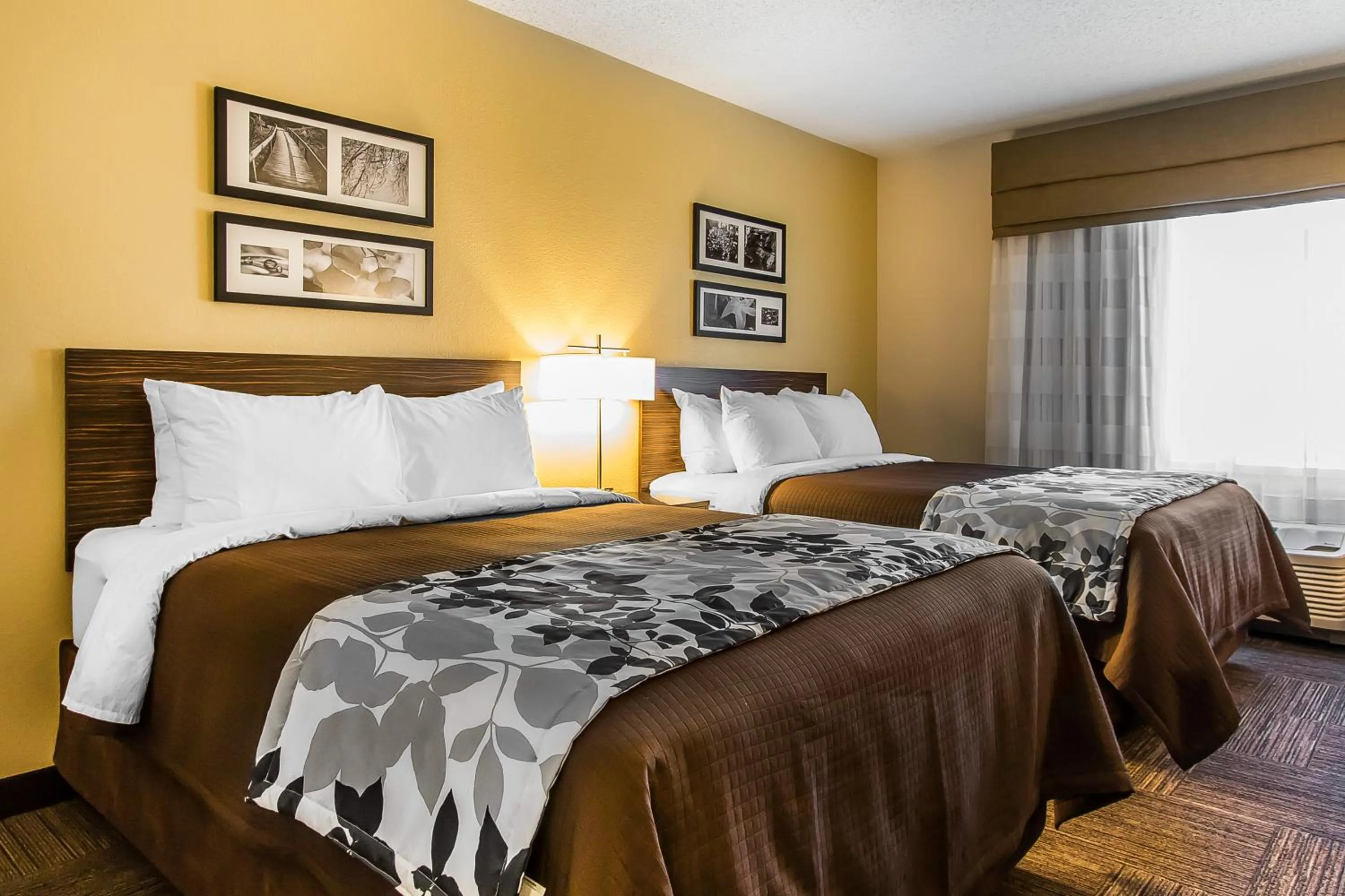 Bed in Wingate by Wyndham Jonesboro Hodge