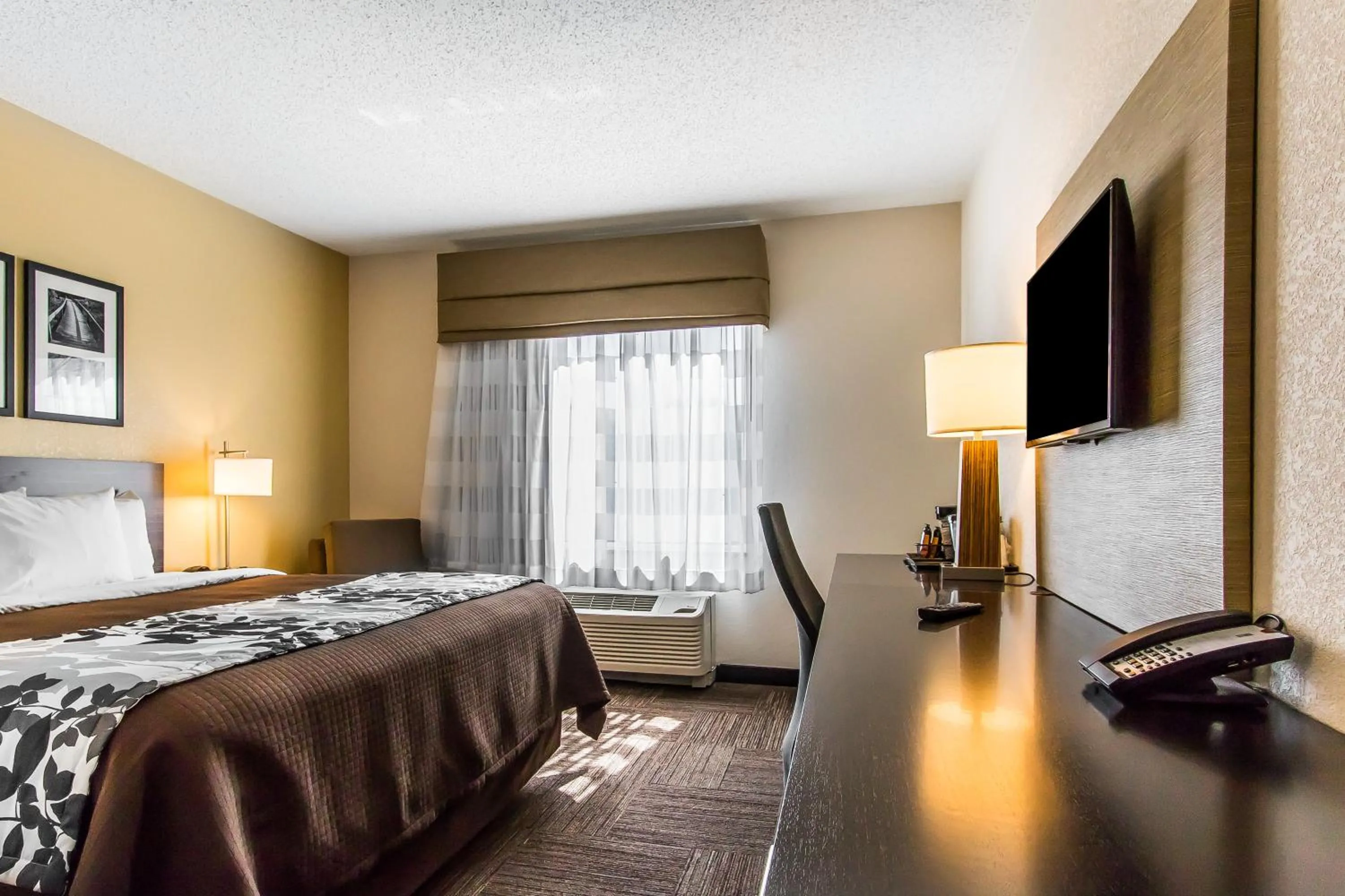 Bed in Wingate by Wyndham Jonesboro Hodge