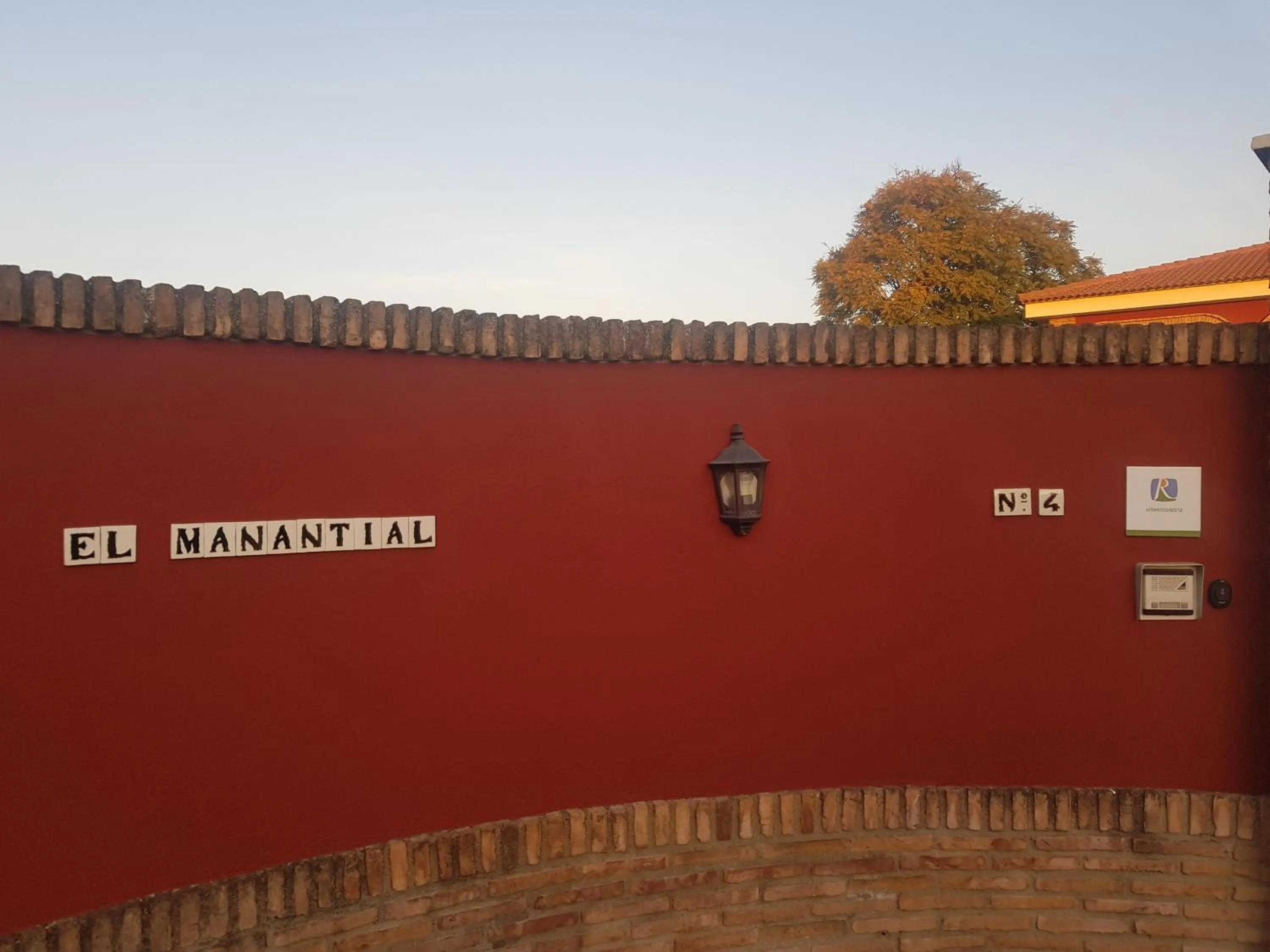 Property logo or sign in El Manantial B&B